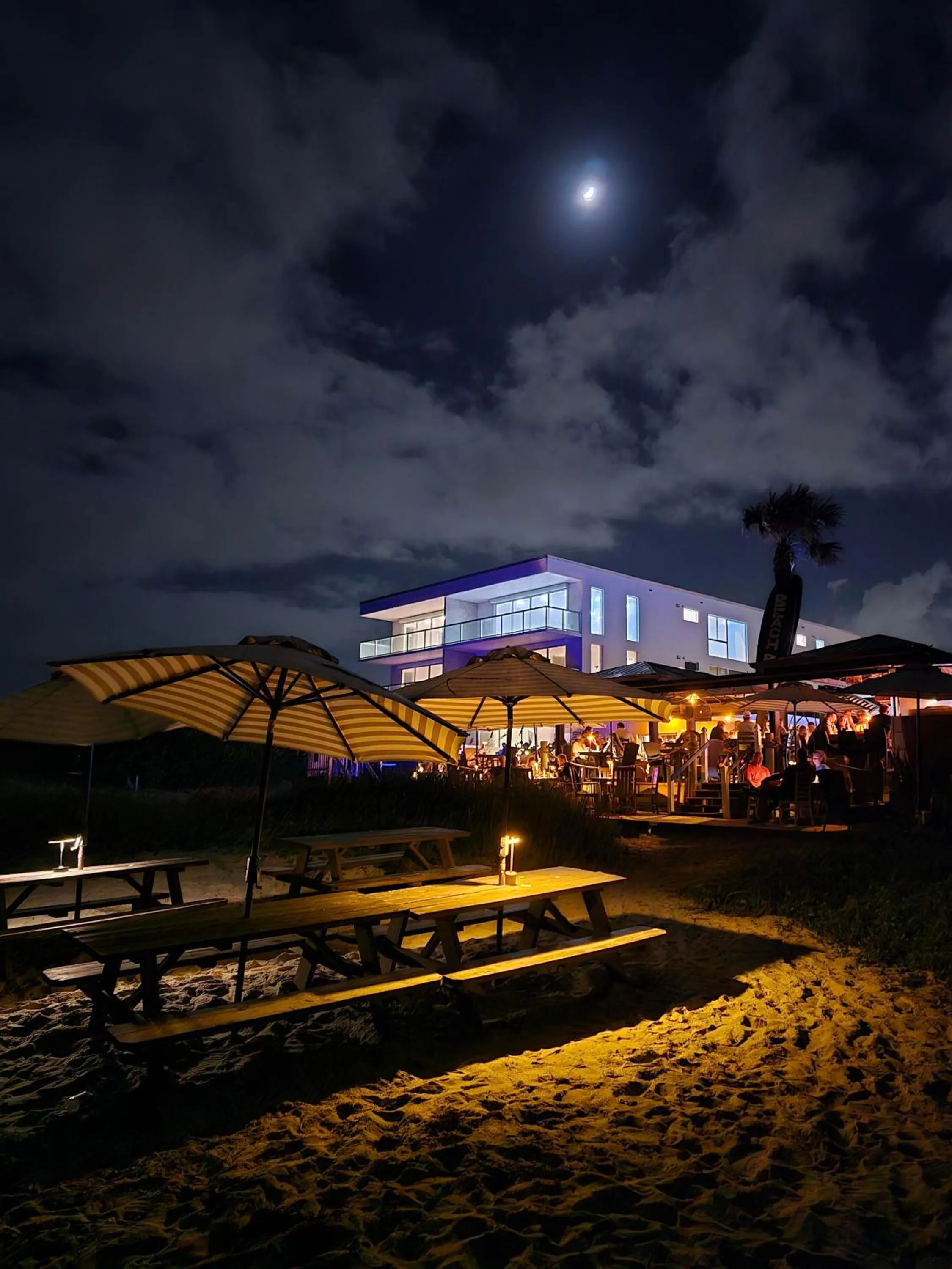 Restaurant/places to eat in Bleu Beach Resort