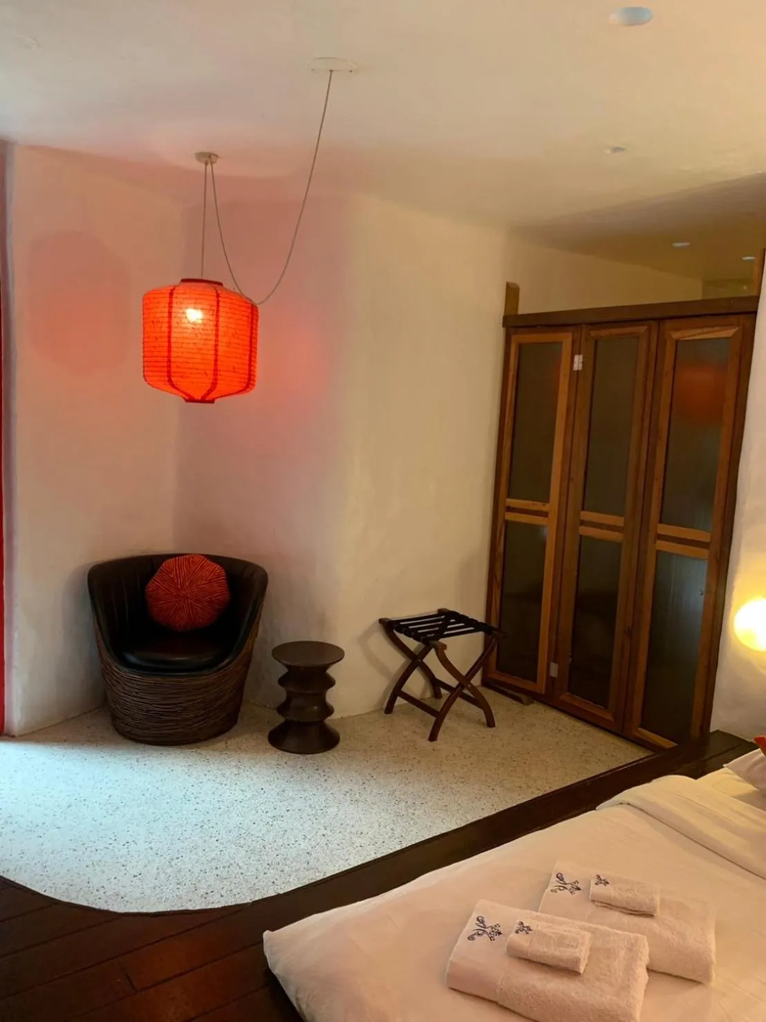 Living room, Bed in Mo rooms