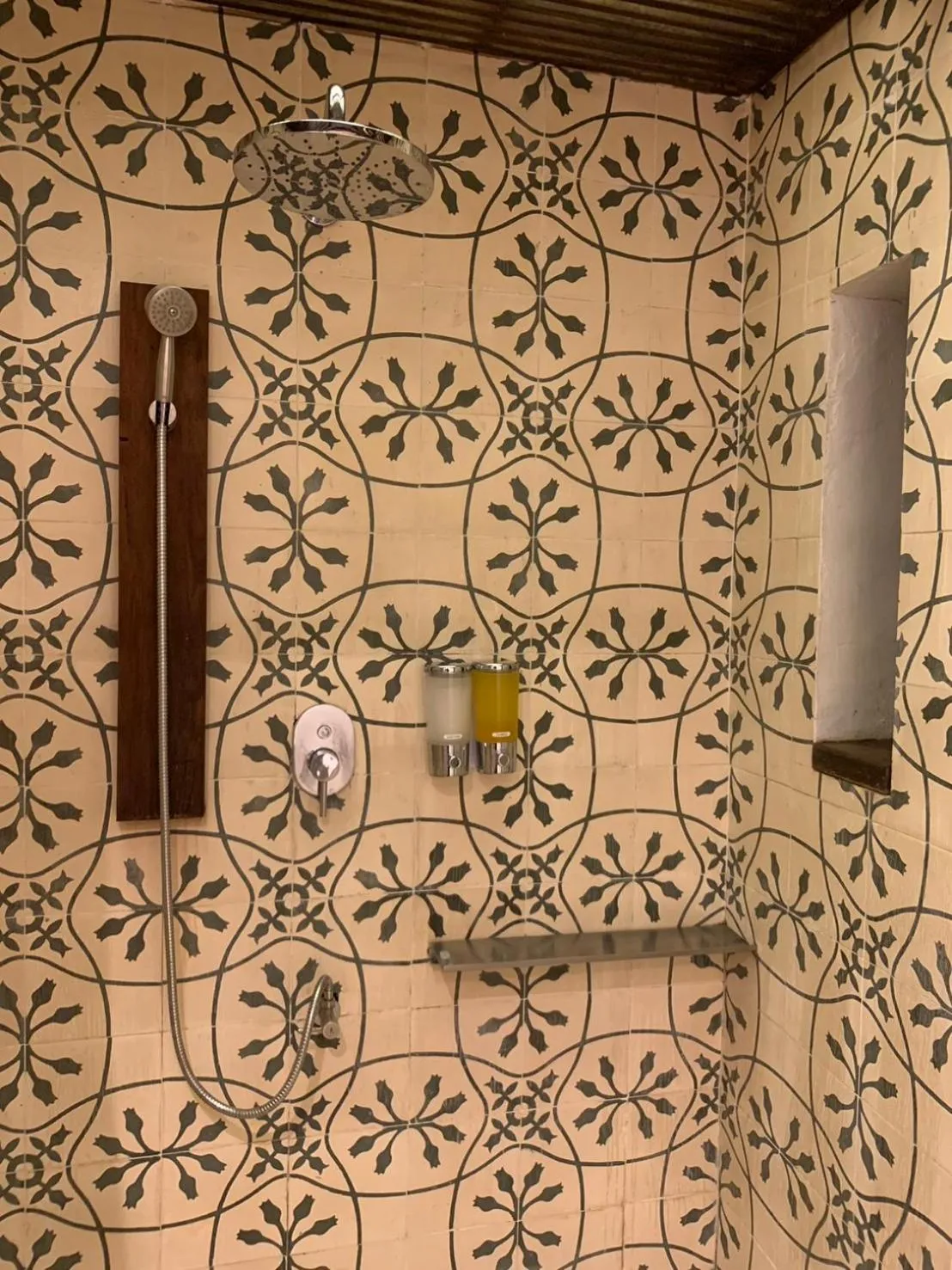 Bathroom in Mo rooms