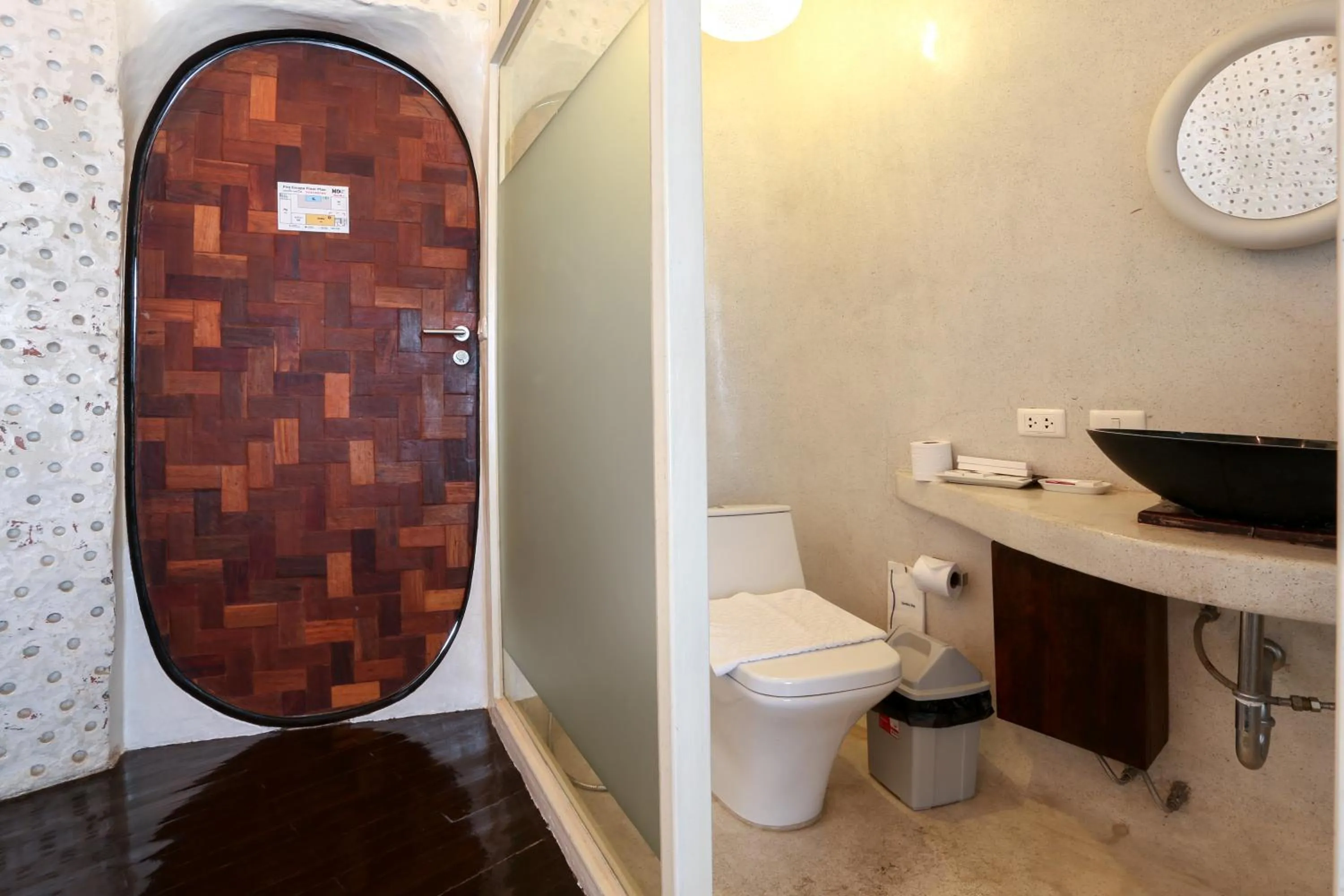 Bathroom in Mo rooms