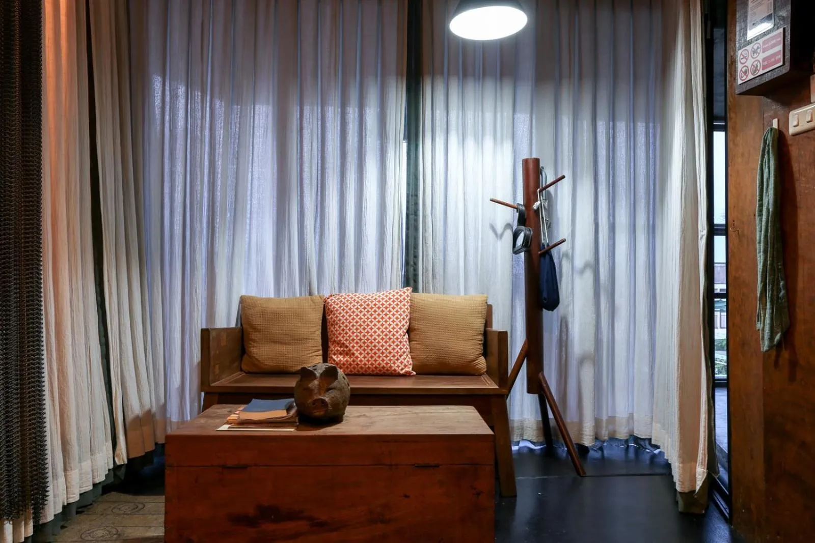 Seating area in Mo rooms