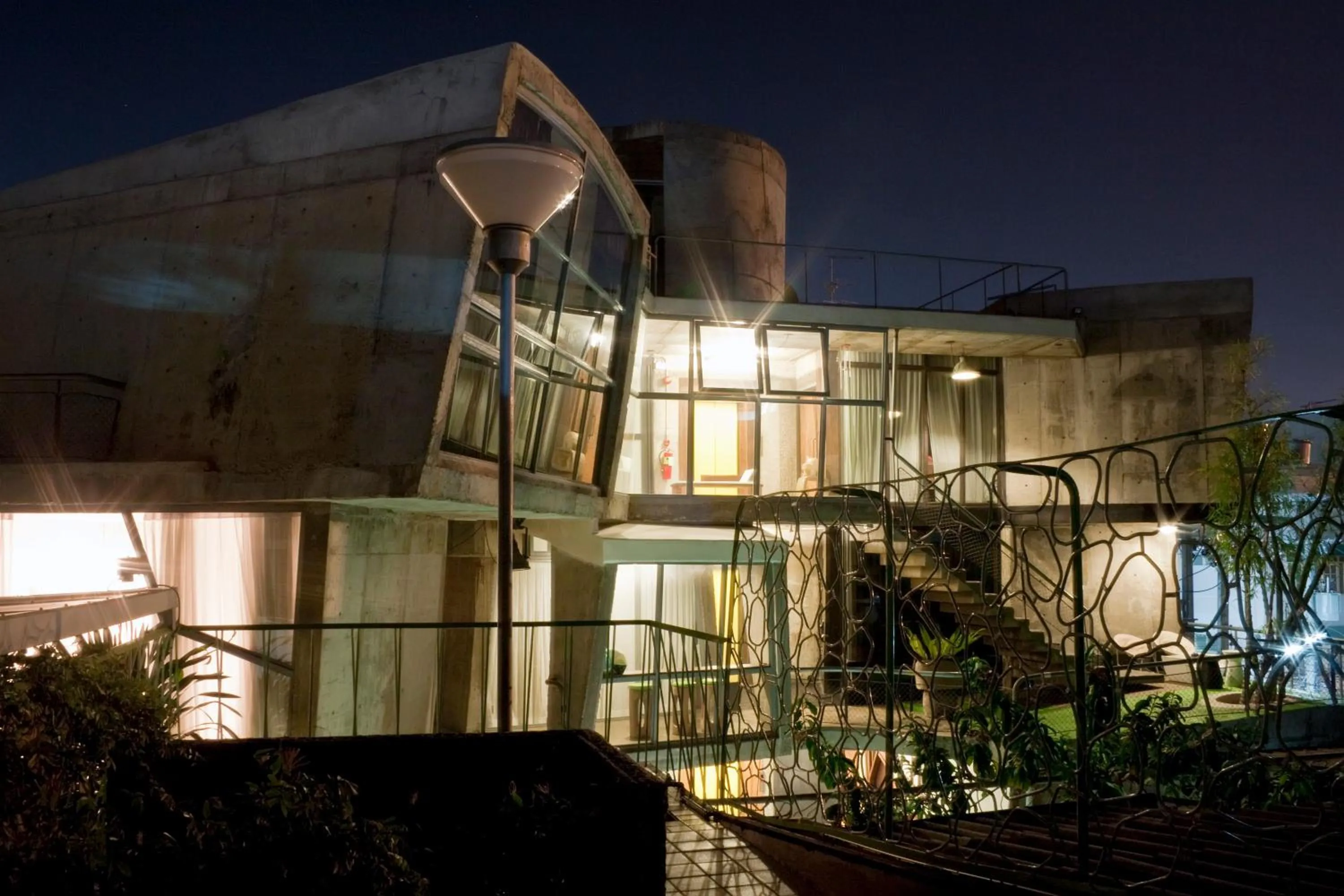 Property building in Mo rooms