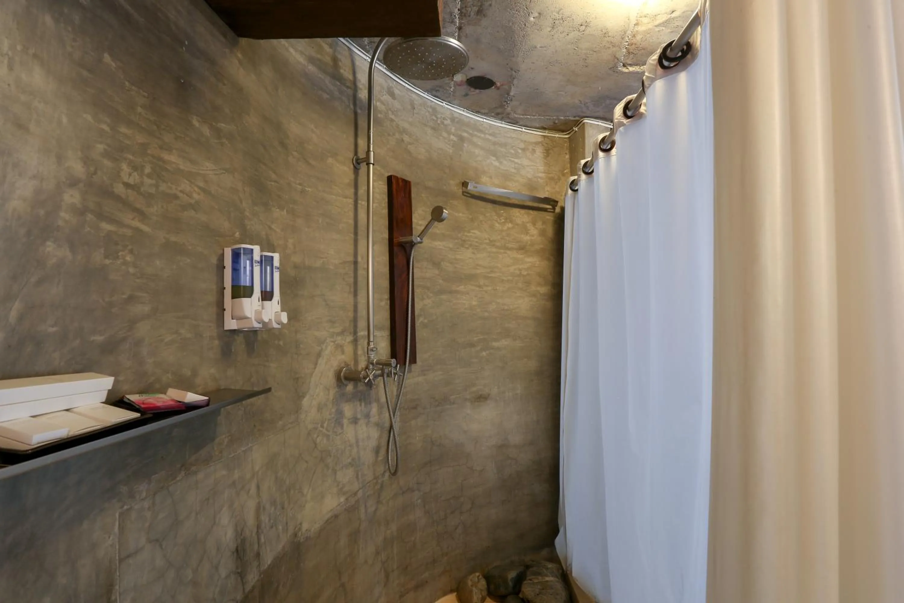 Bathroom in Mo rooms