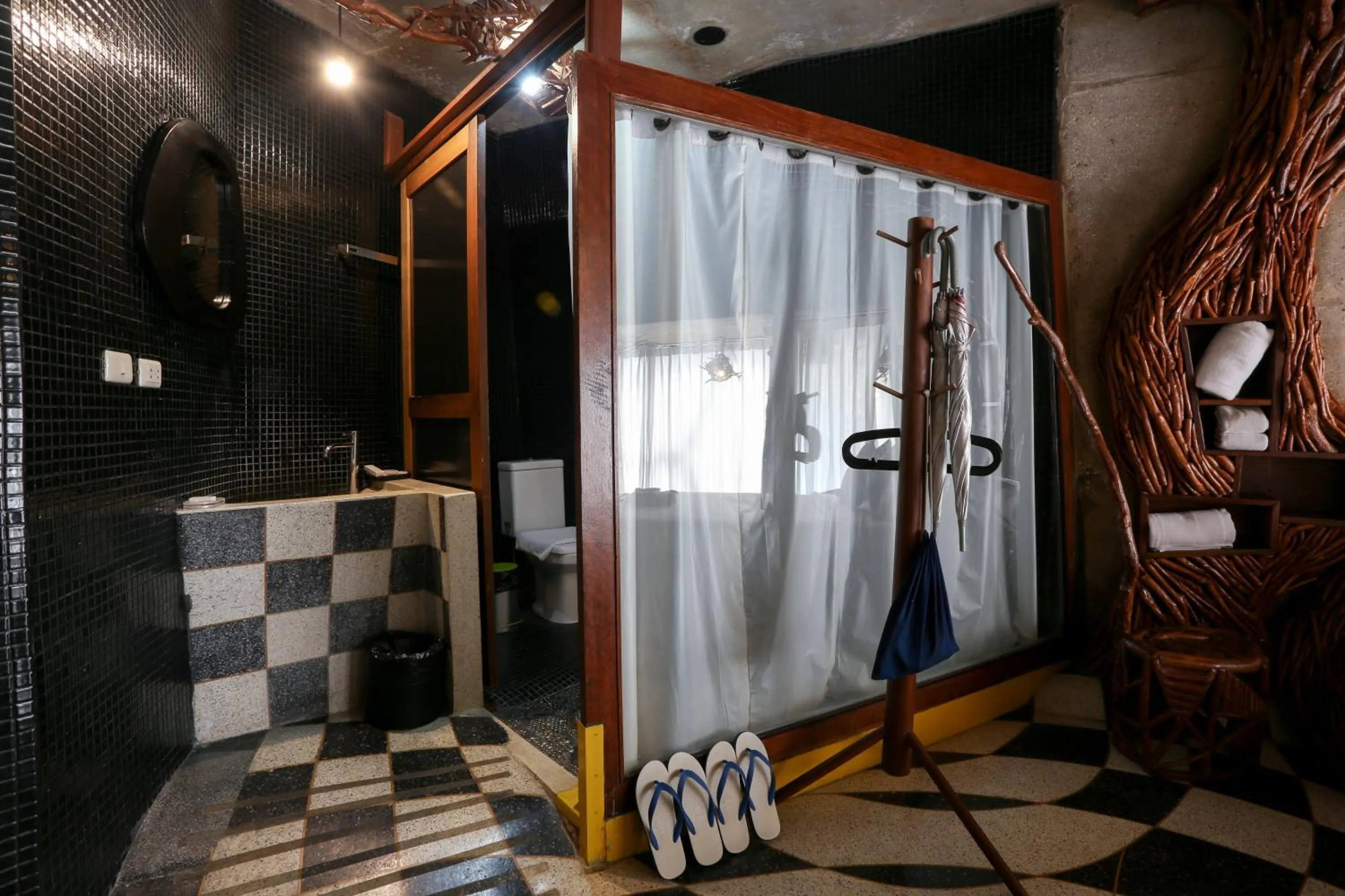 Bathroom in Mo rooms