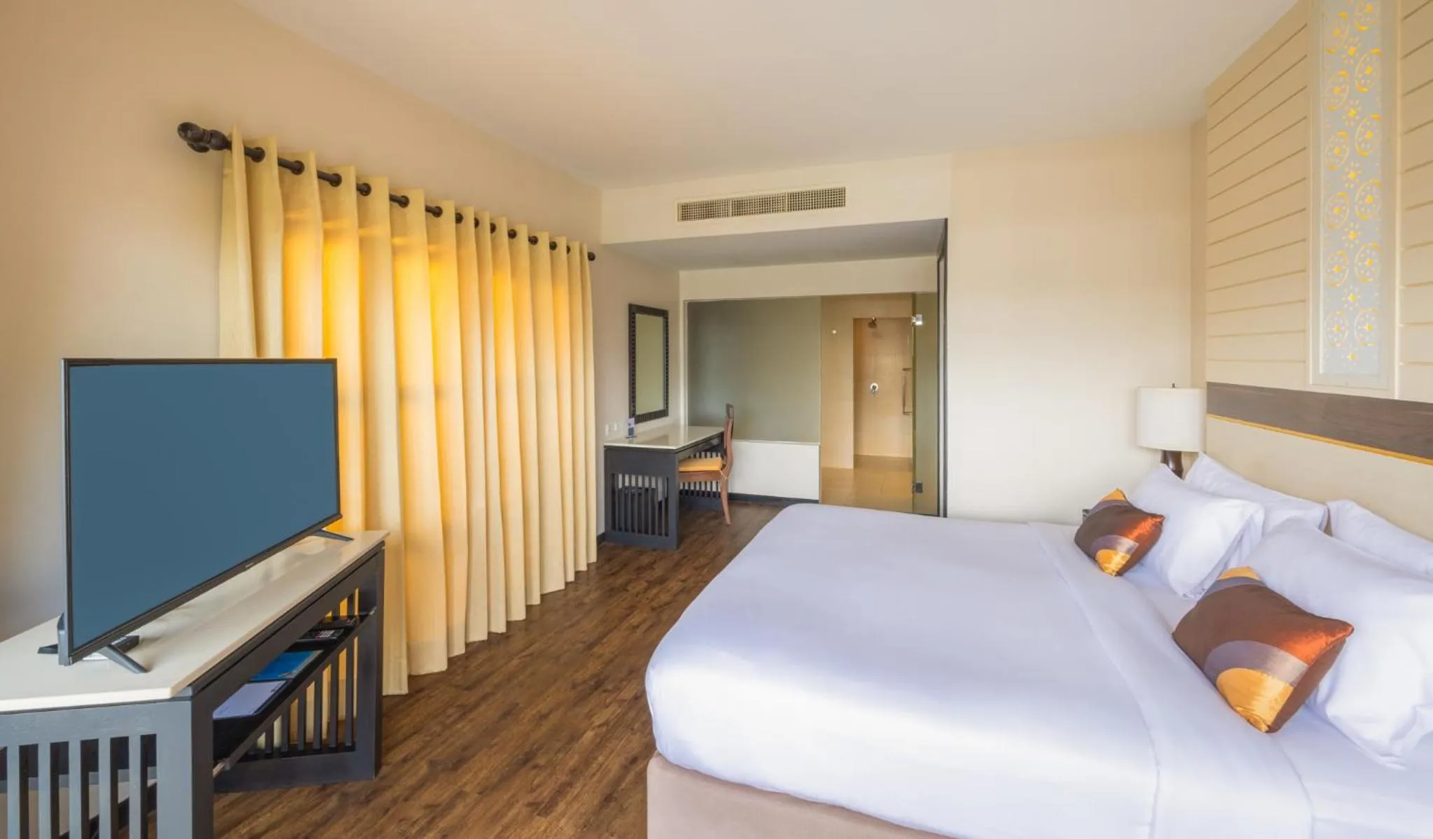 Bed in Deevana Plaza Phuket - SHA Extra Plus