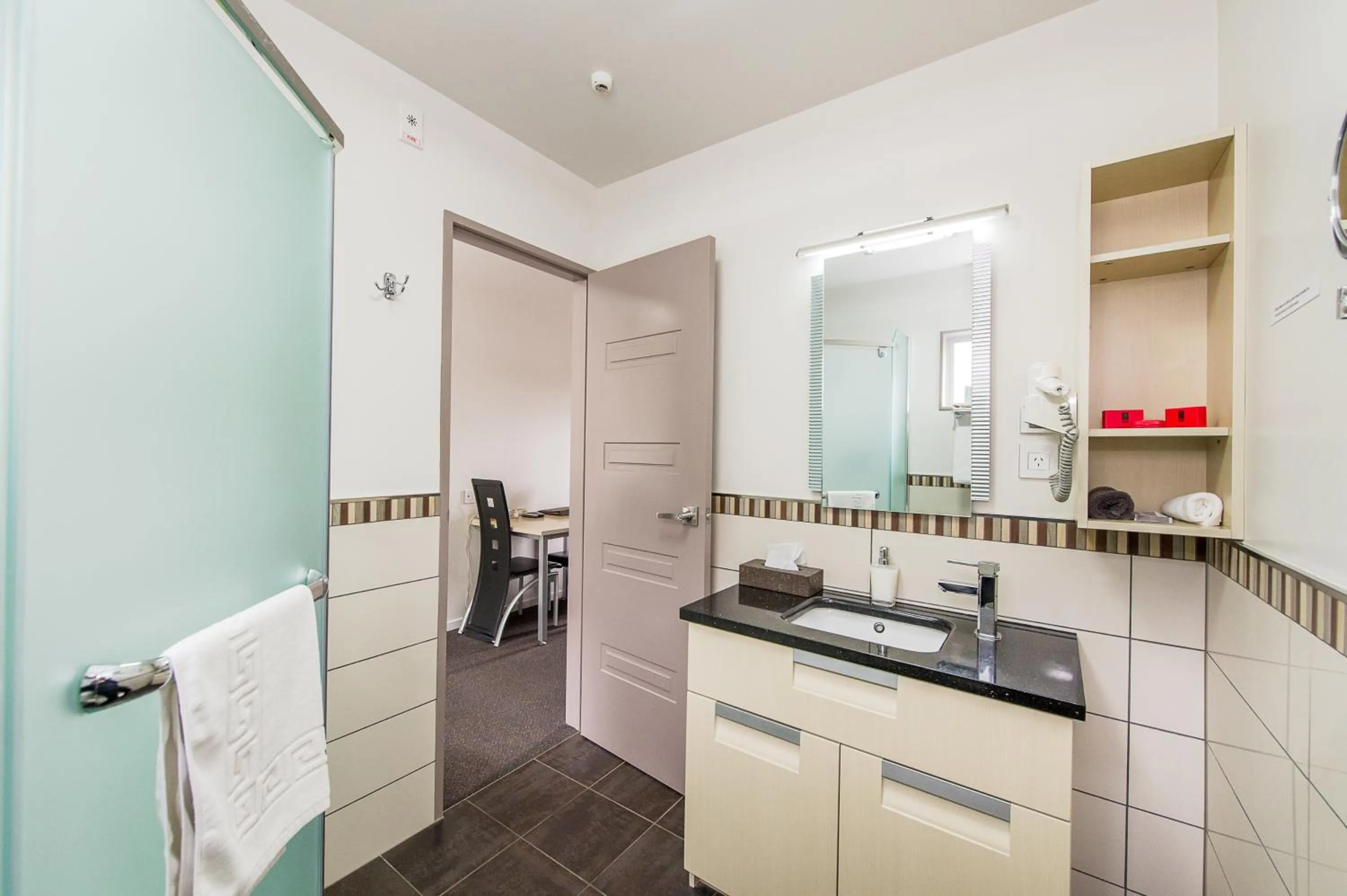 Bathroom in 151 On London Motel & Conference Centre