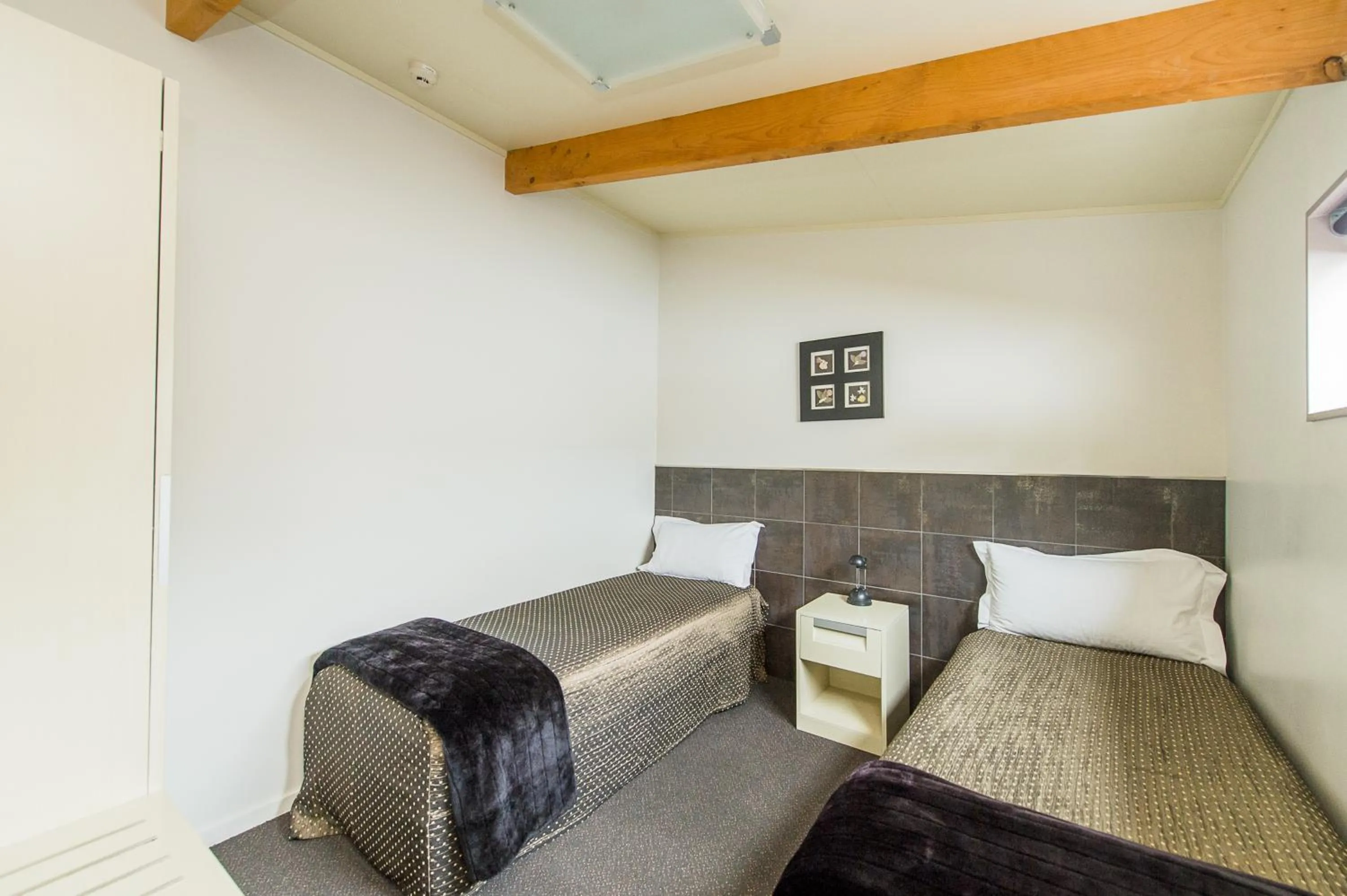 Bed in 151 On London Motel & Conference Centre