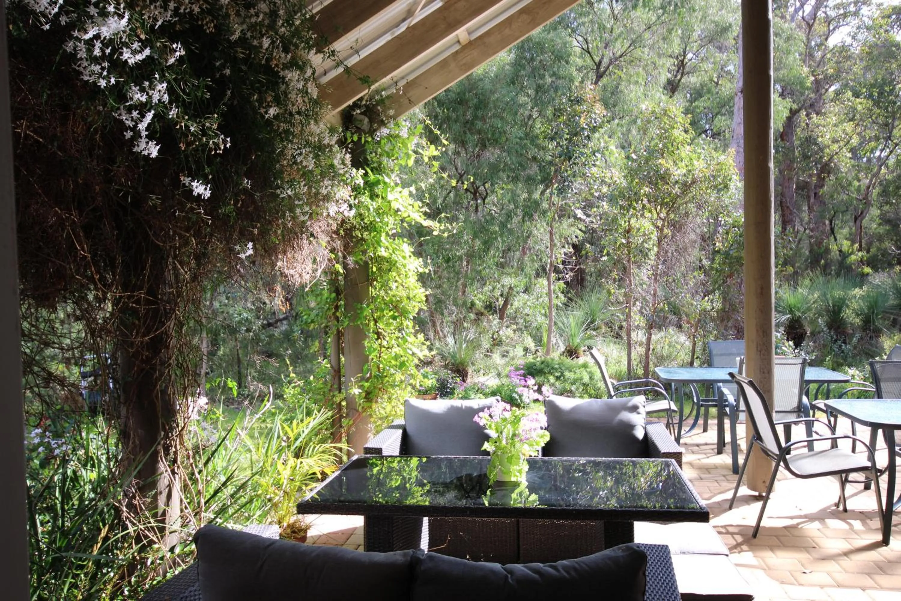 Patio in Margaret River Bed & Breakfast