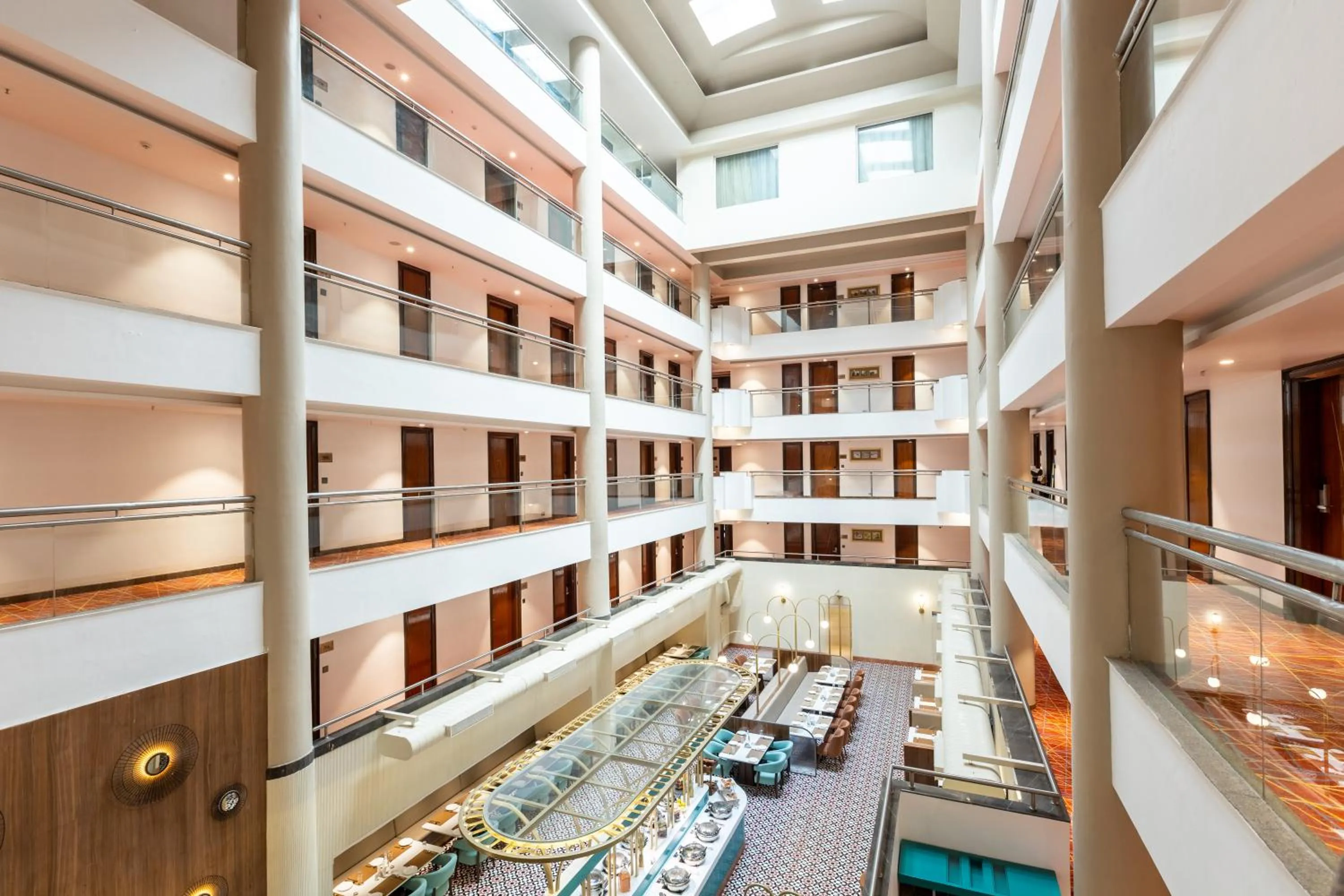 Restaurant/places to eat in Citadel Sarovar Portico Bengaluru