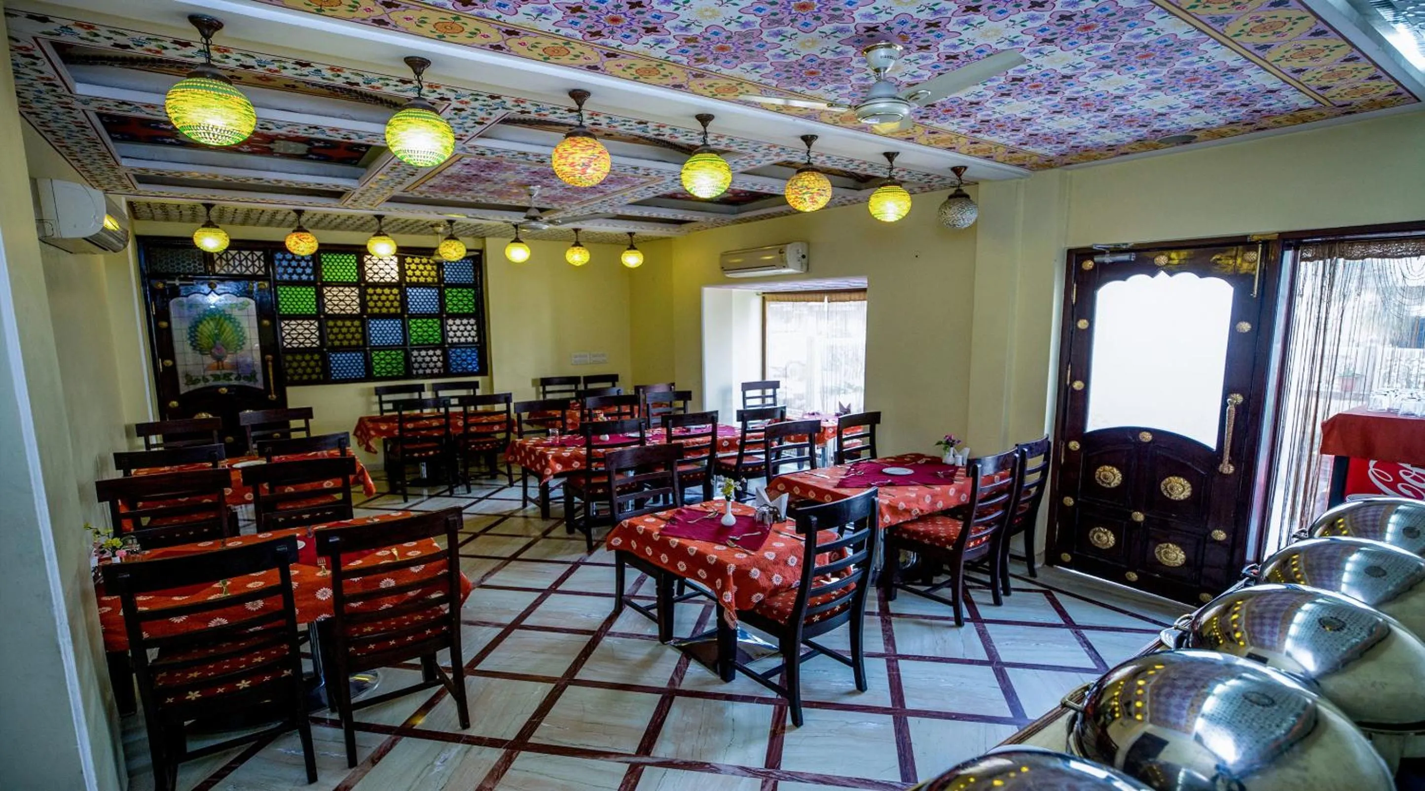 Food and drinks in Nahargarh Haveli-Near Train station Metro