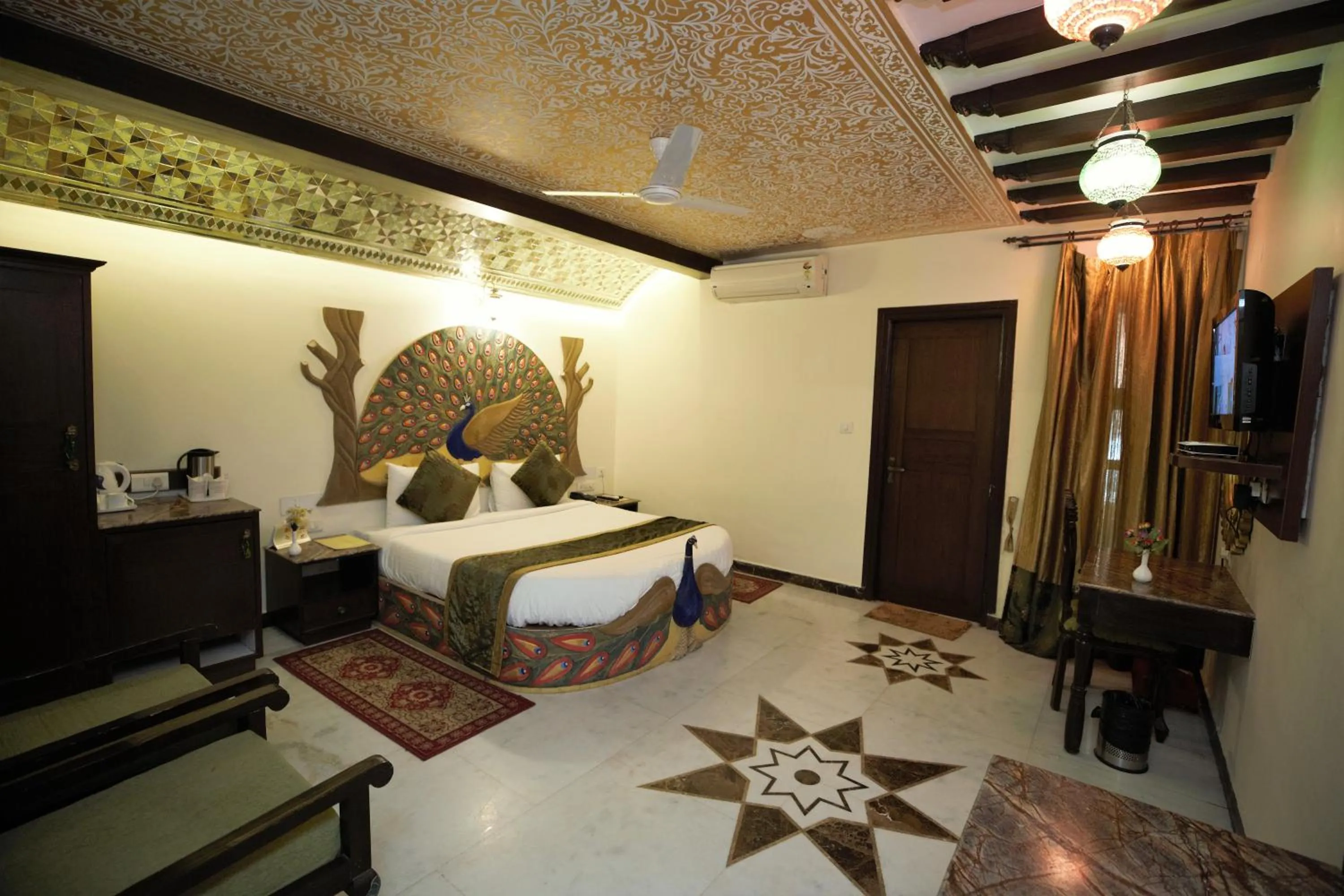 Photo of the whole room, Bed in Nahargarh Haveli-Near Train station Metro