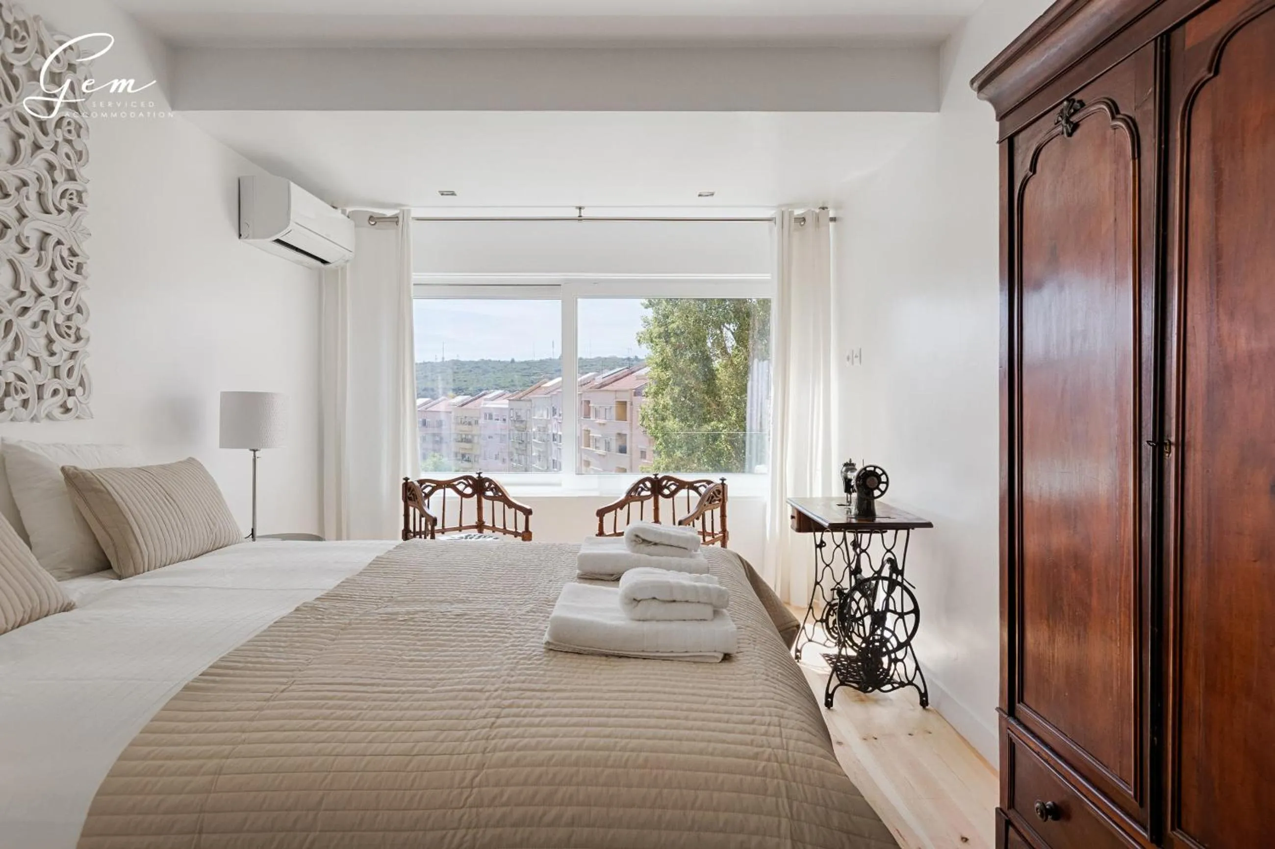 Bedroom, Bed in Seven Rivers Luxury Apartment