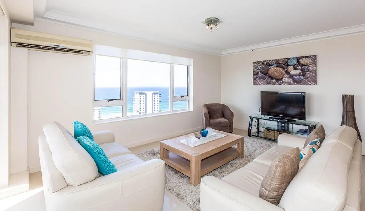 Communal lounge/ TV room in Belle Maison Apartments - Official