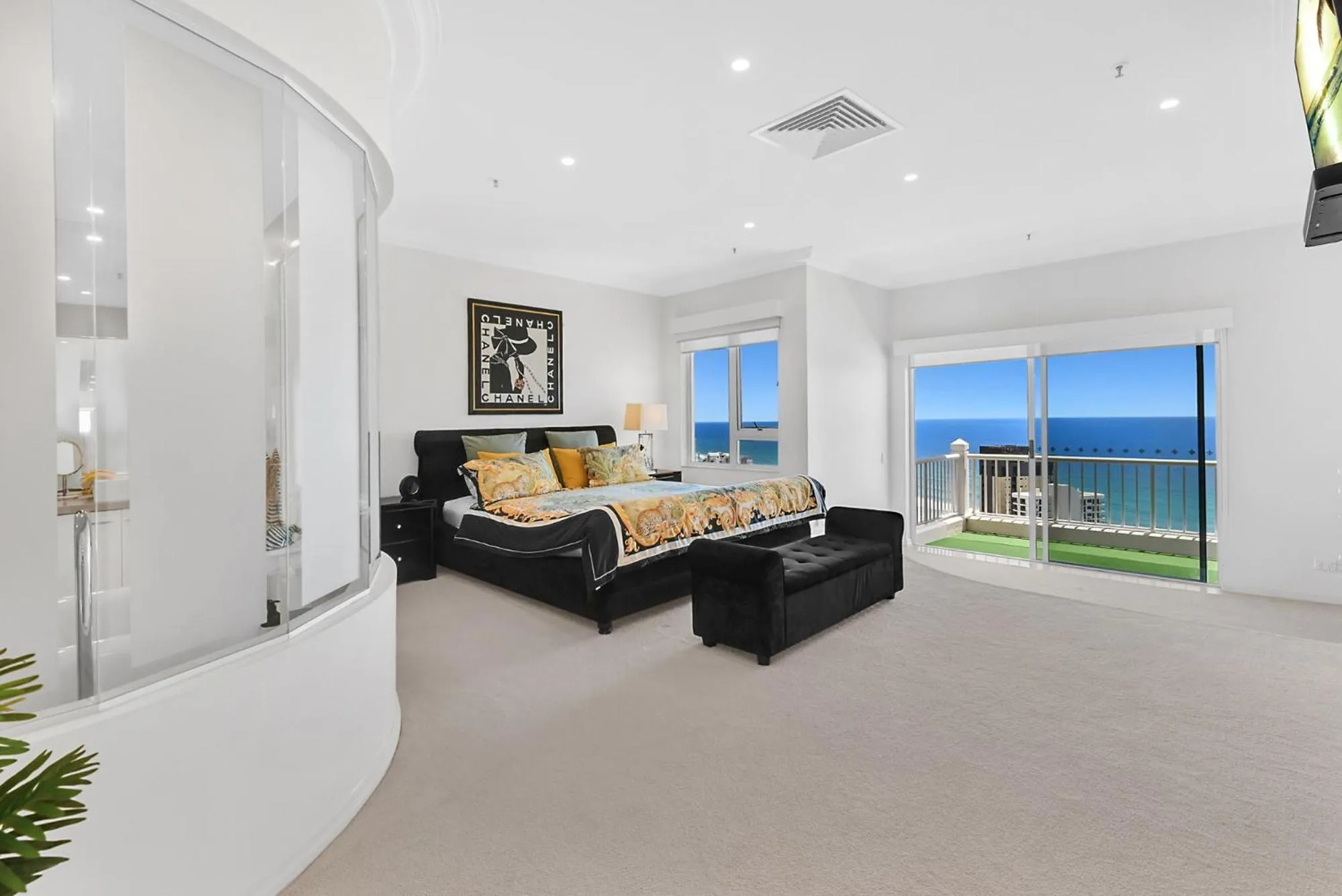 Bed in Belle Maison Apartments - Official