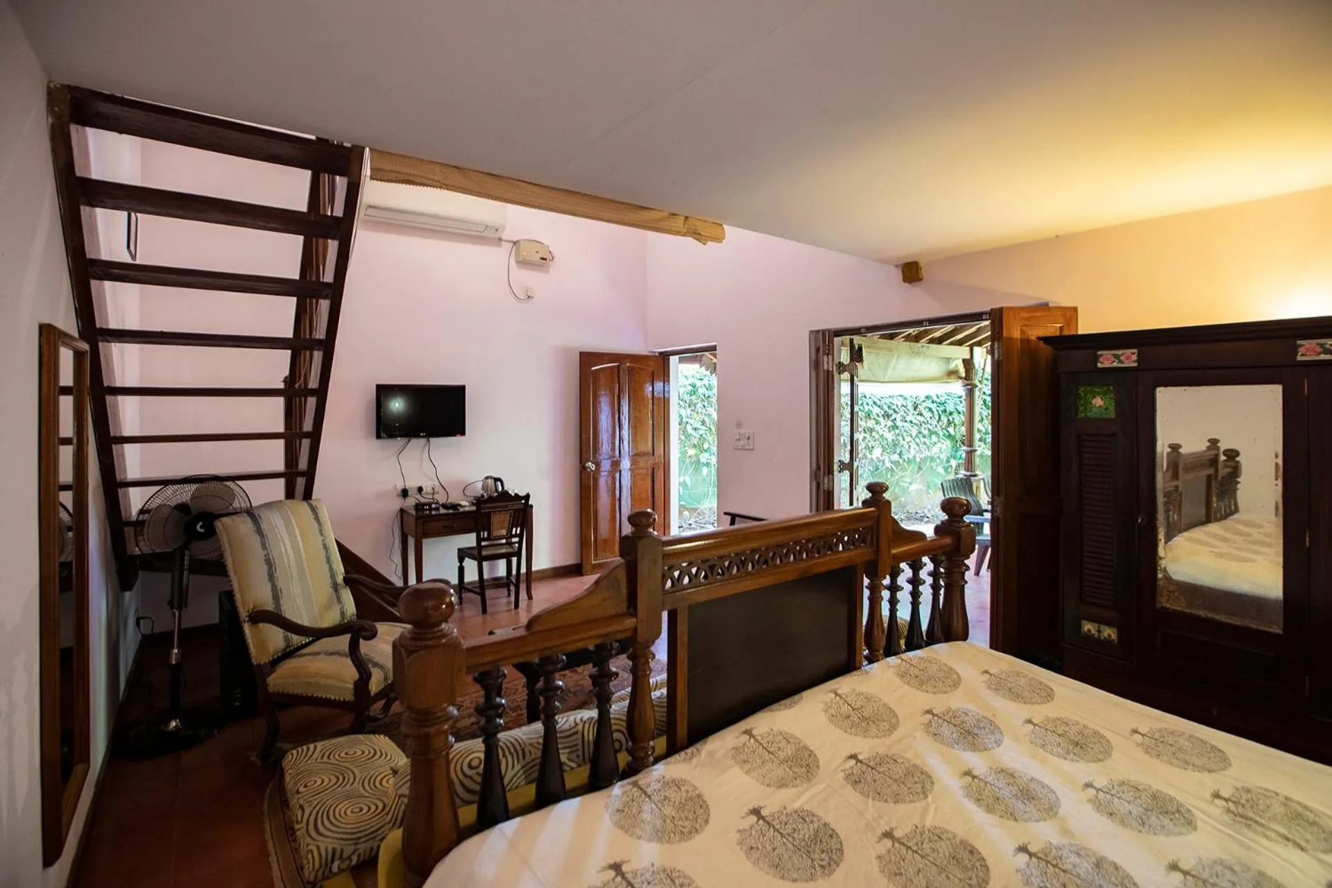Seating area, Bed in Presa di Goa - Managed by Smith and Appy