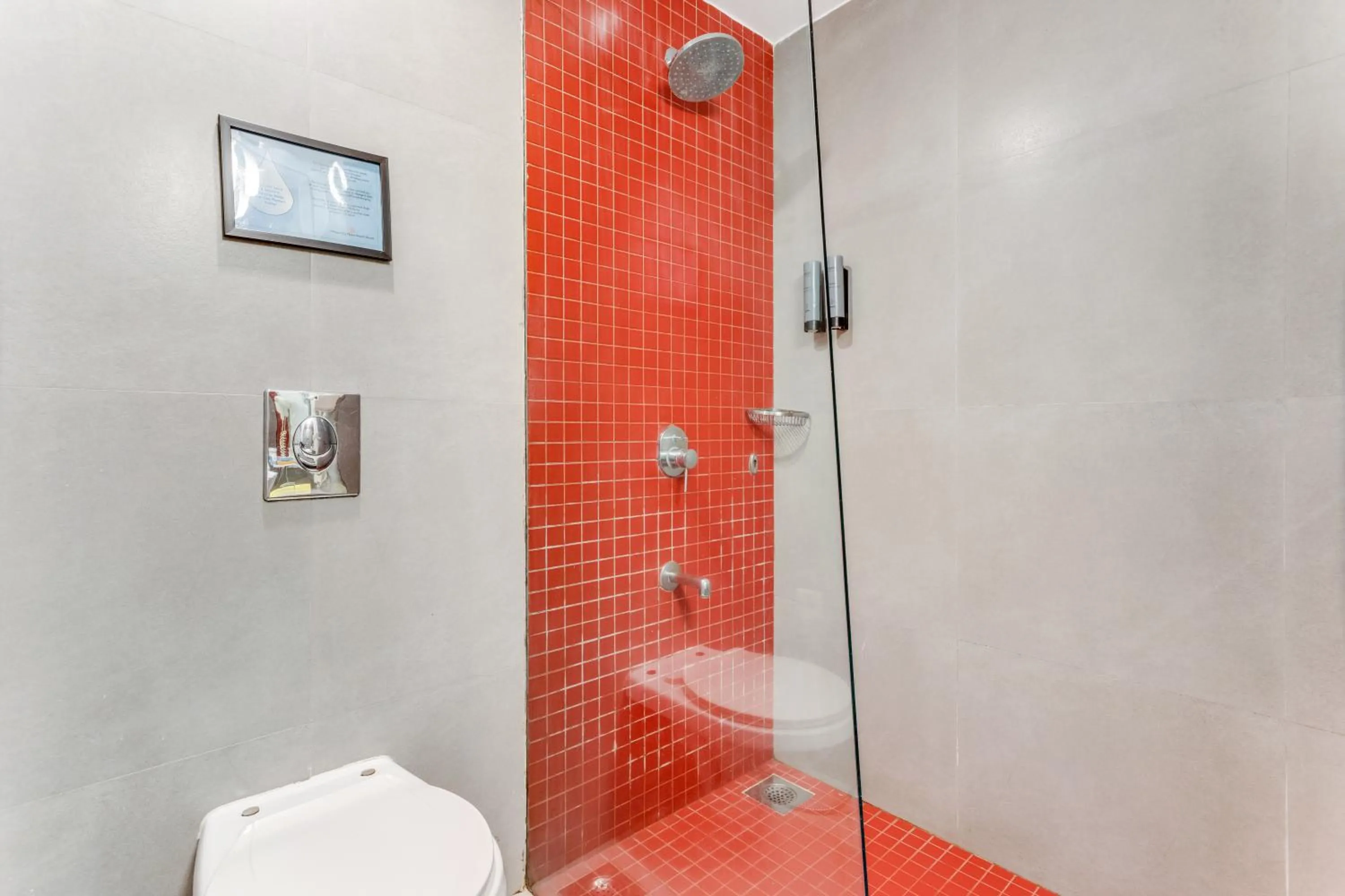 Shower in Whispering Palms Beach Resort