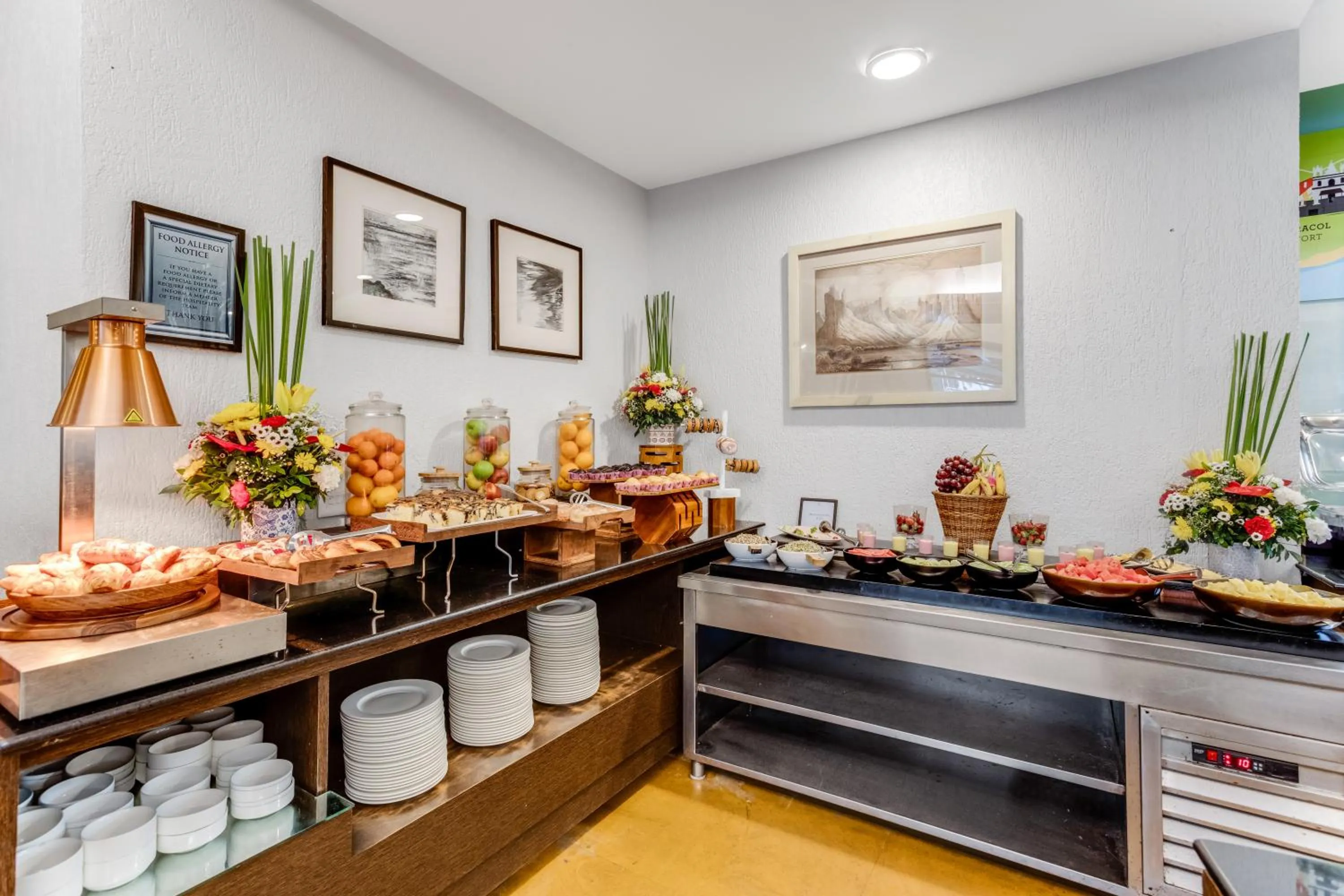 Food and drinks in Whispering Palms Beach Resort