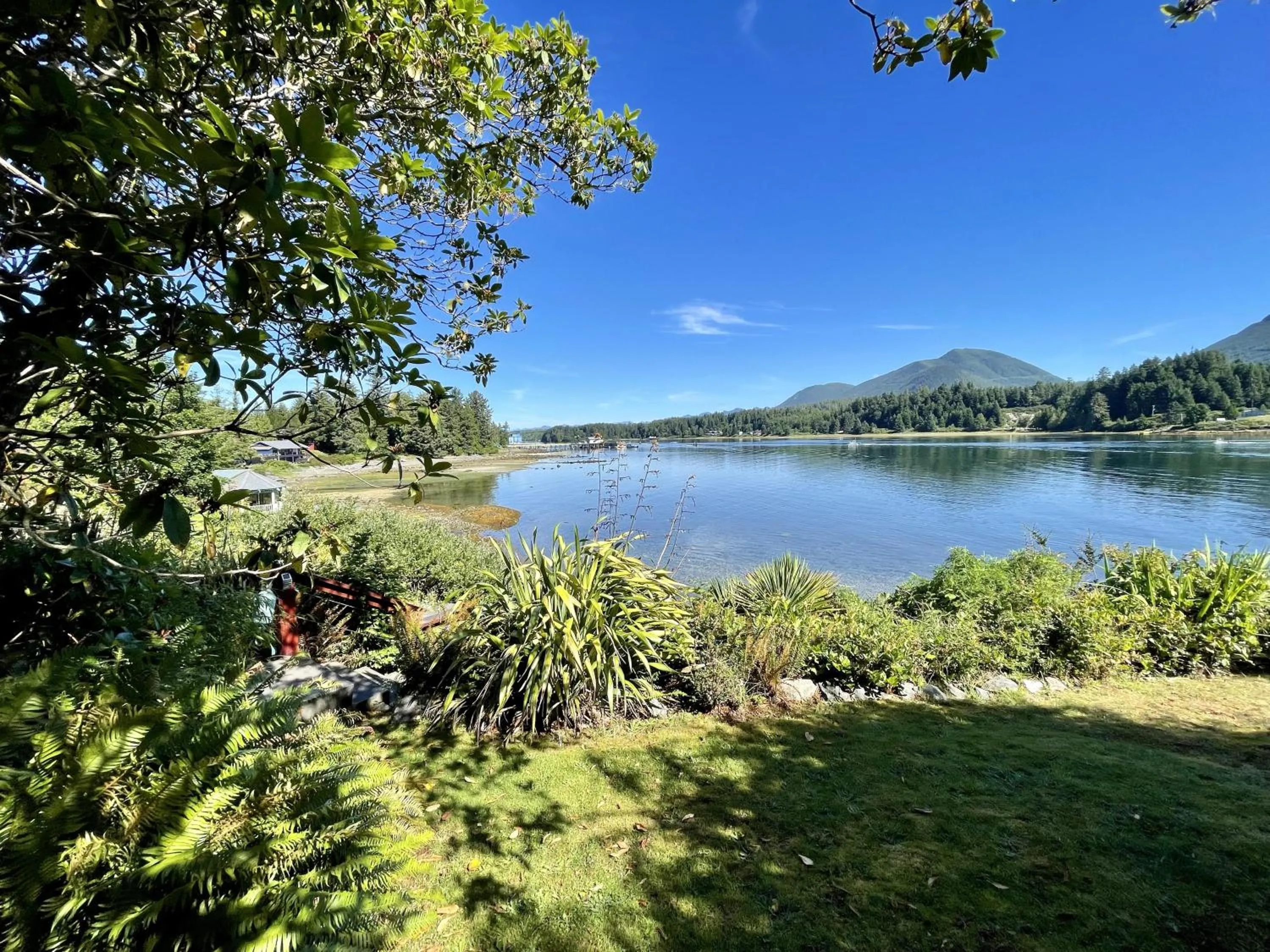 Property building in Beautiful Oceanfront Cabin With Hot Tub! - Gww