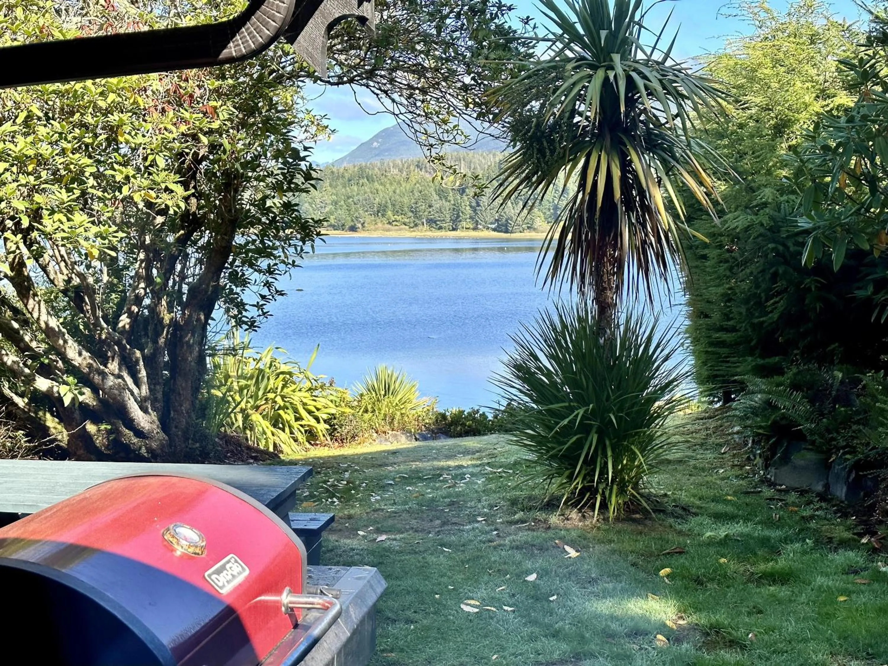 Property building in Beautiful Oceanfront Cabin With Hot Tub! - Gww