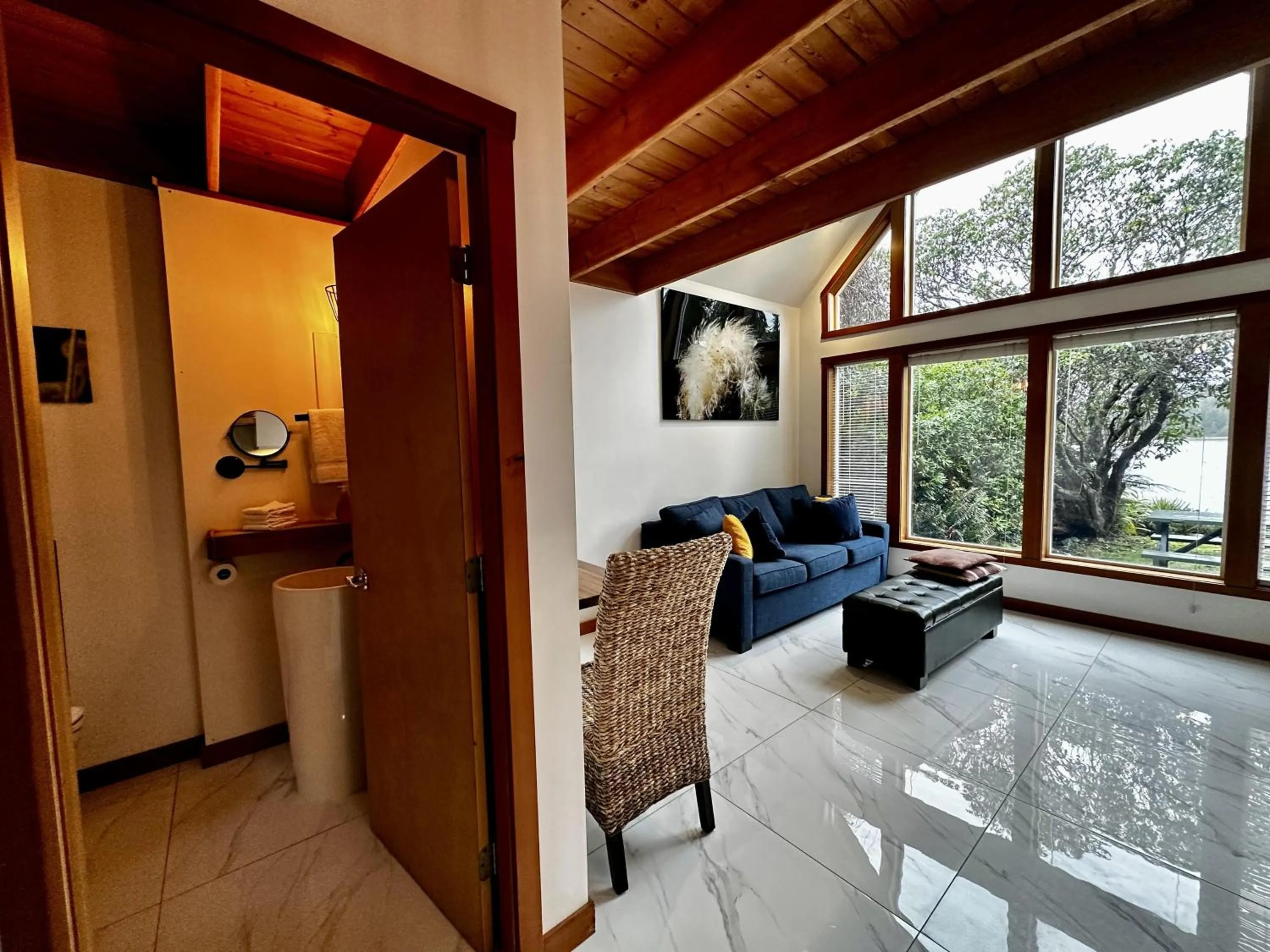 Property building in Beautiful Oceanfront Cabin With Hot Tub! - Gww