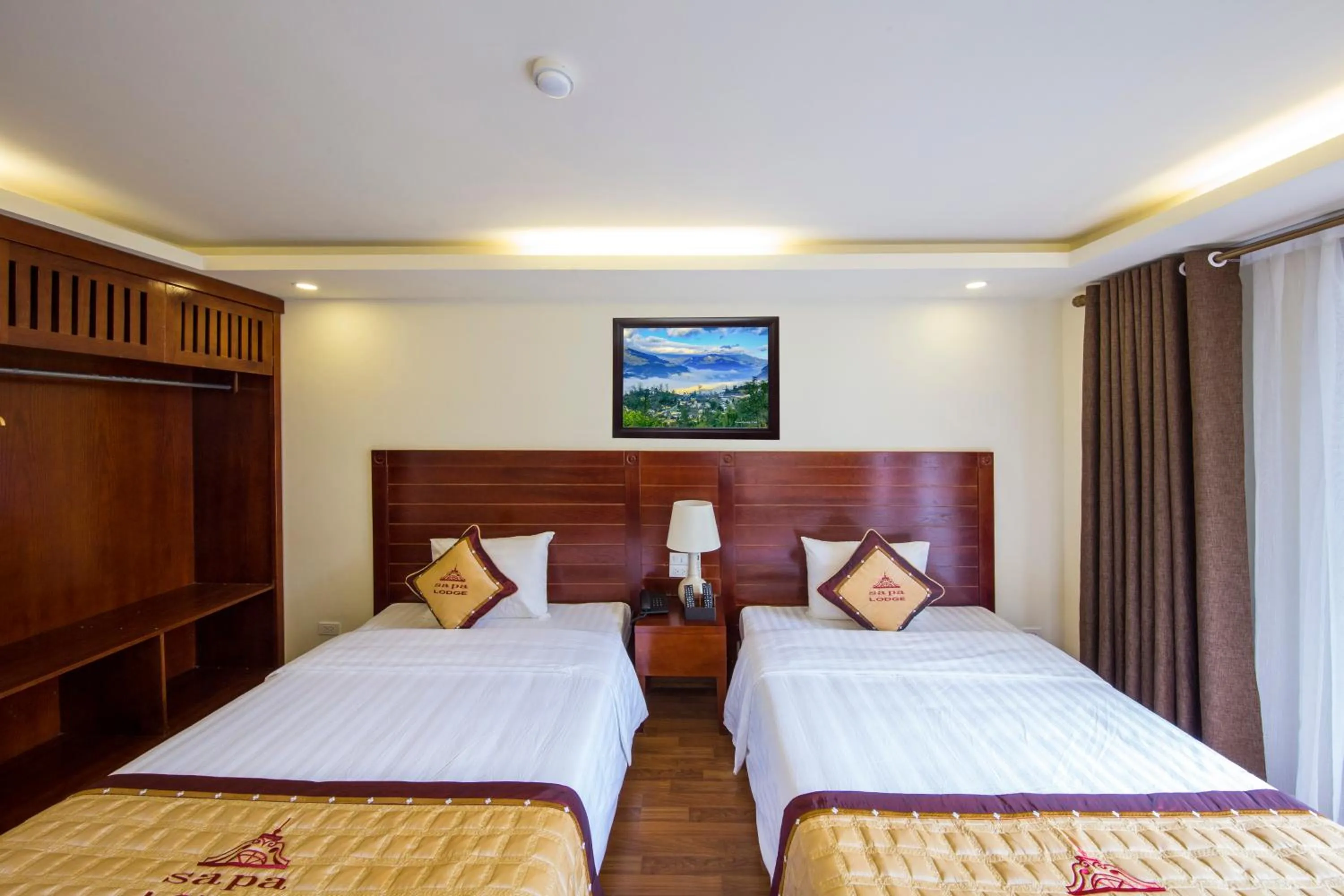 Bed in Sapa Lodge Hotel