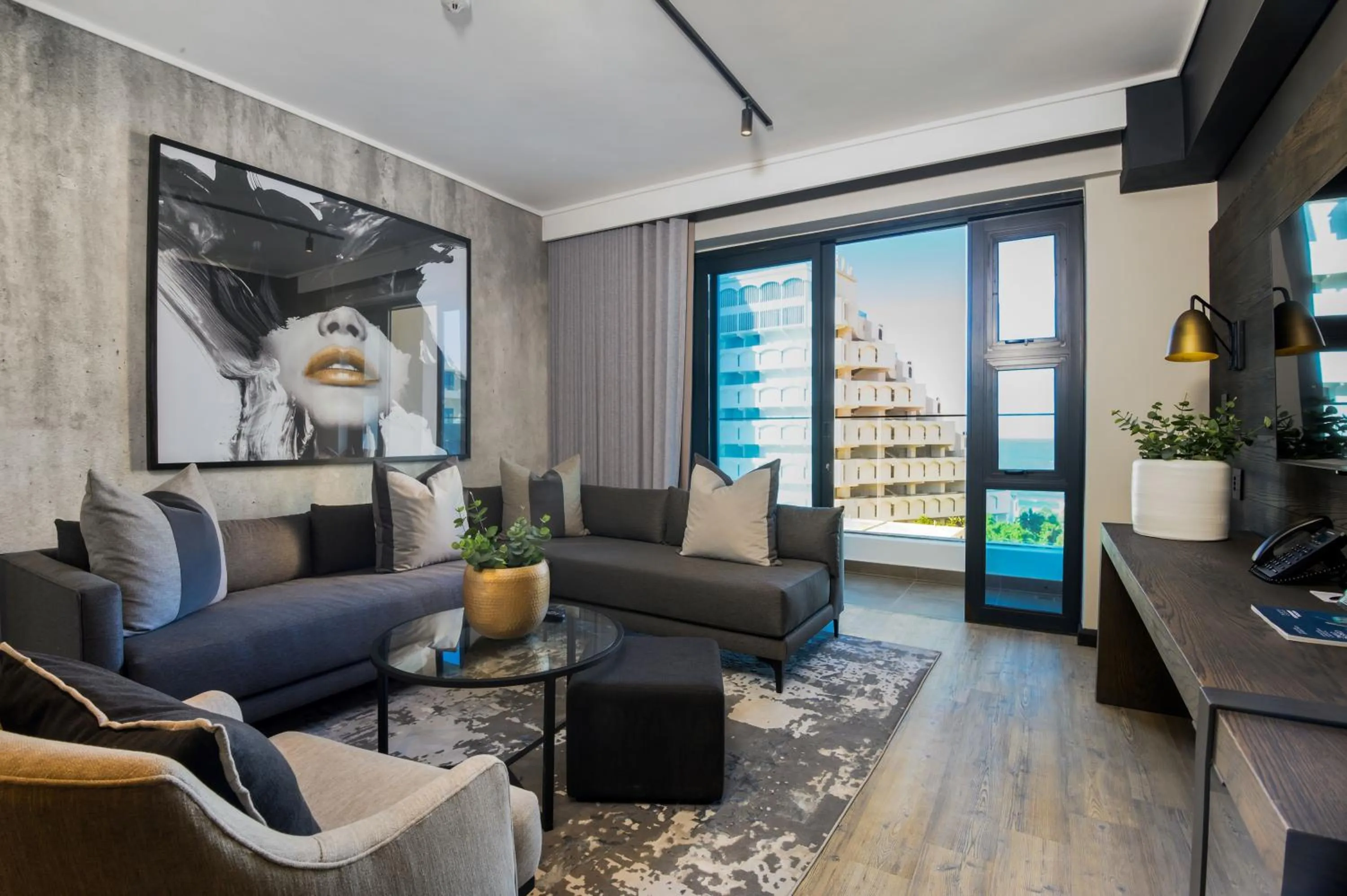 Living room in The Capital Pearls Hotel