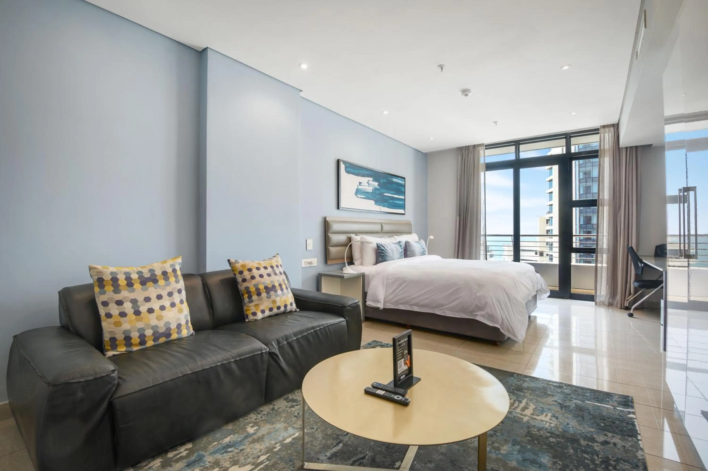 Living room, Bed in The Capital Pearls Hotel