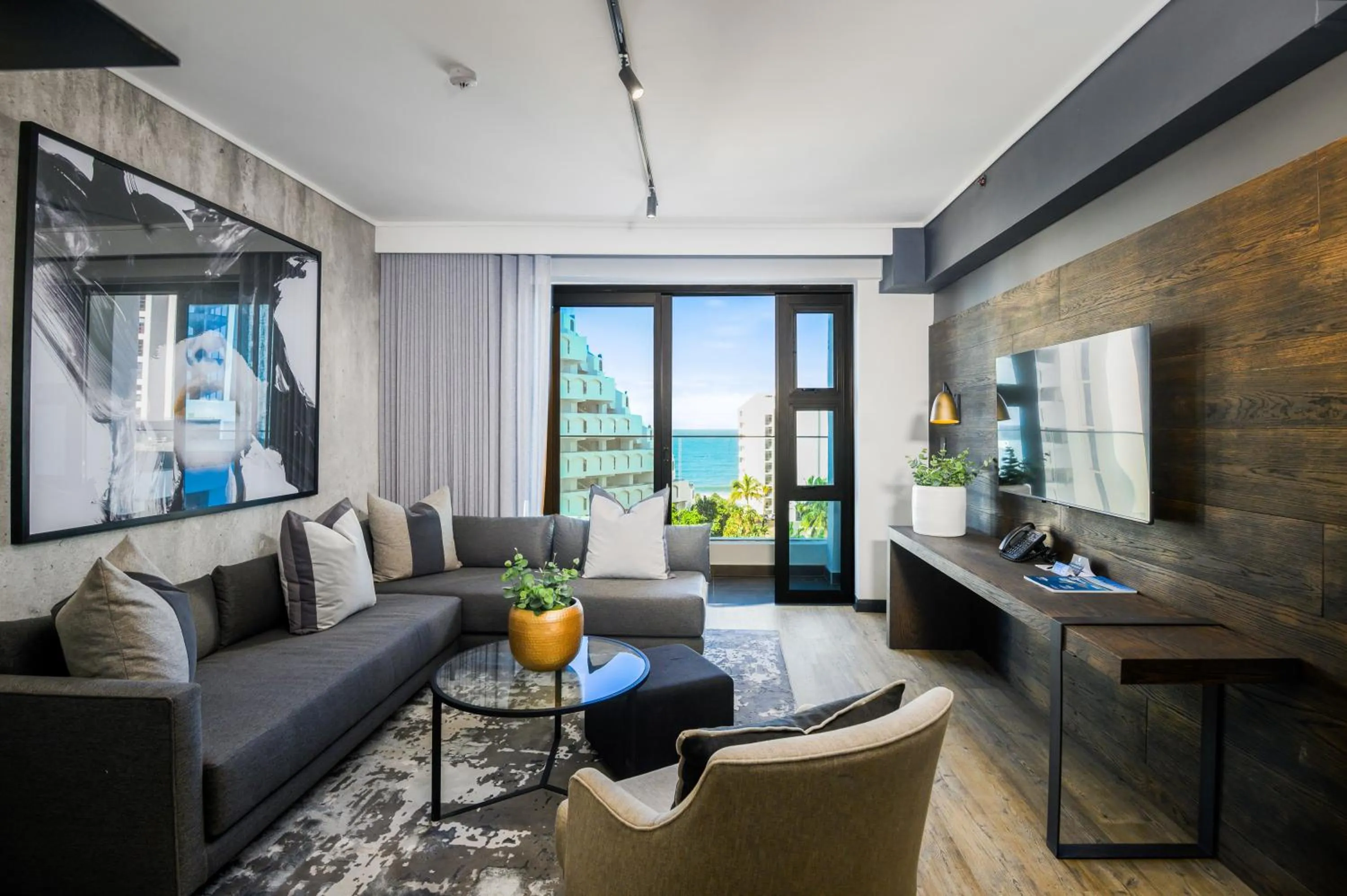 TV and multimedia in The Capital Pearls Hotel