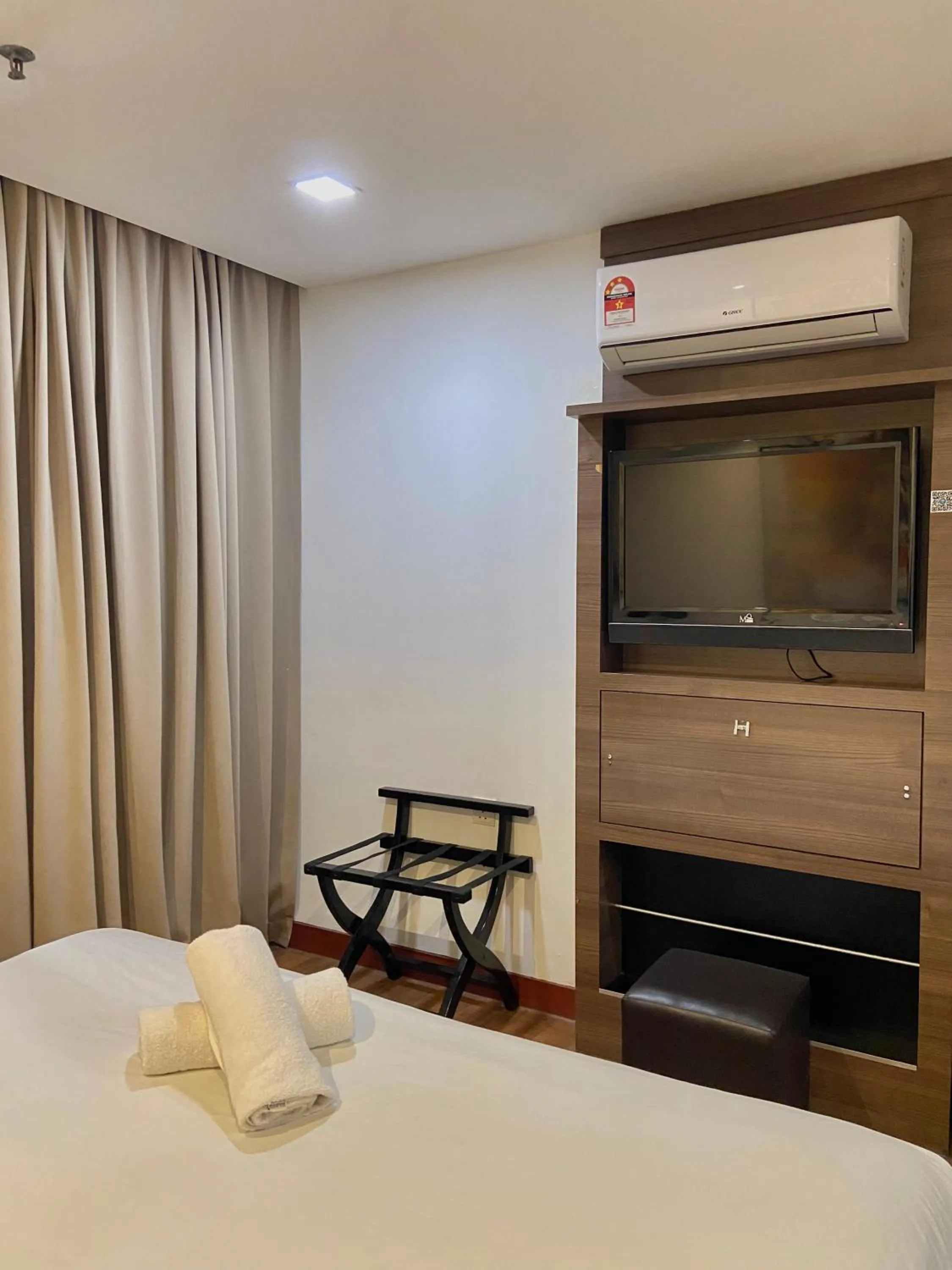 Bed in Frenz Hotel Kuala Lumpur