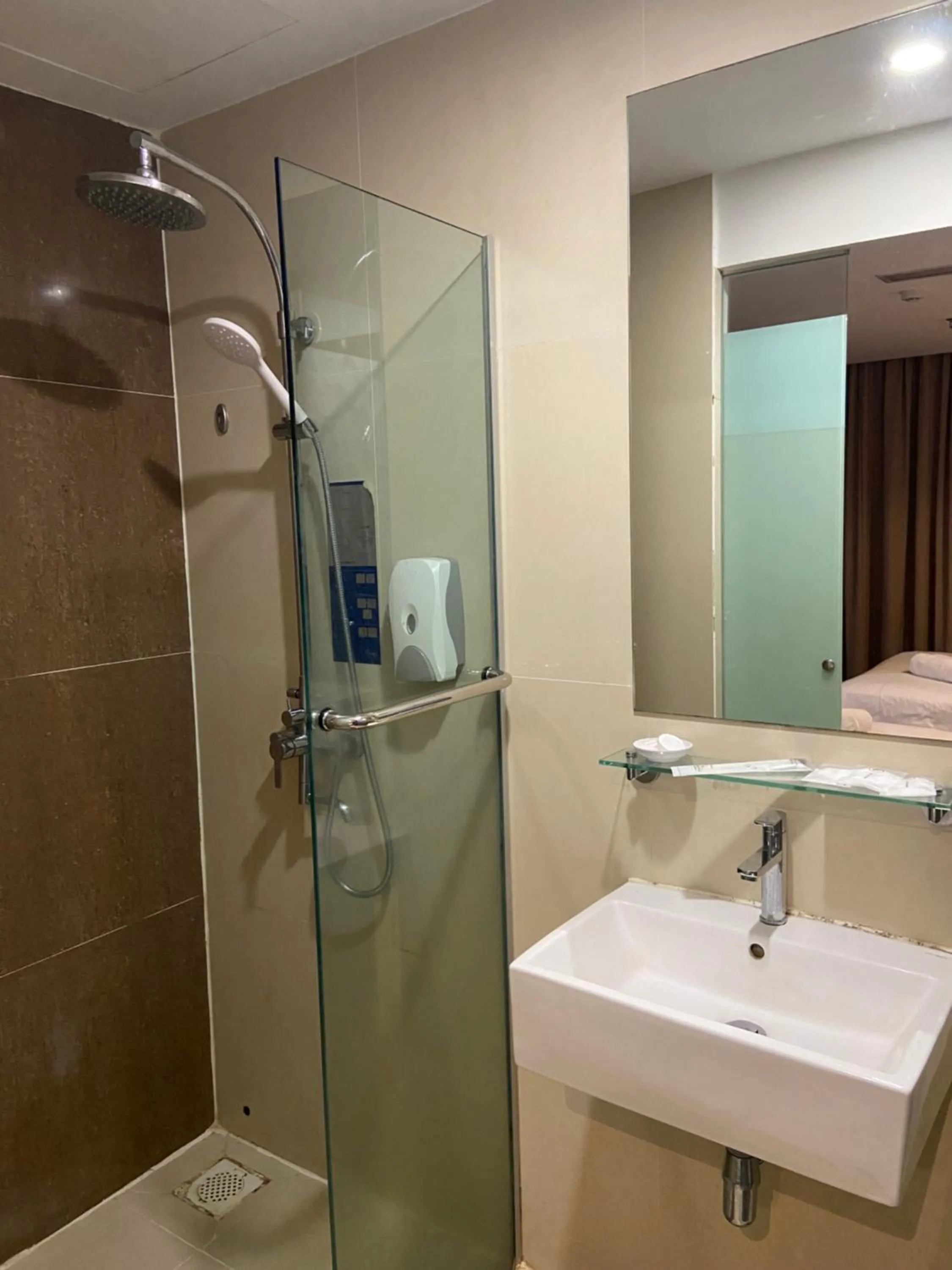 Bathroom in Frenz Hotel Kuala Lumpur