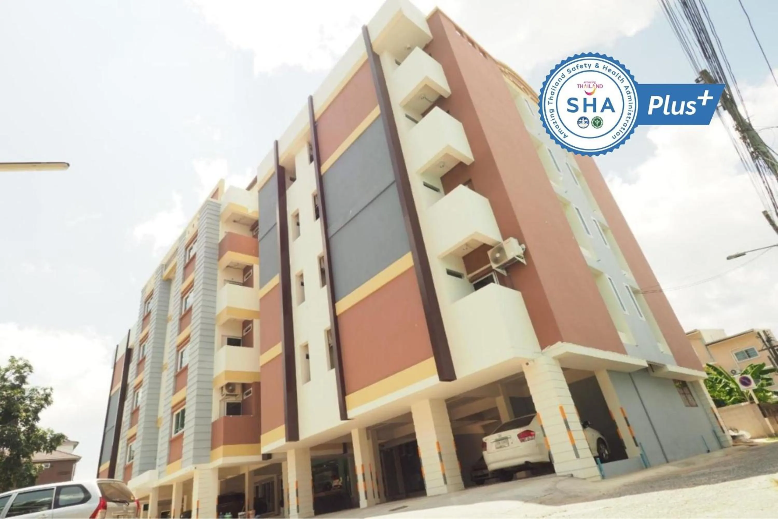 Property building in Supreme Place SHA Plus