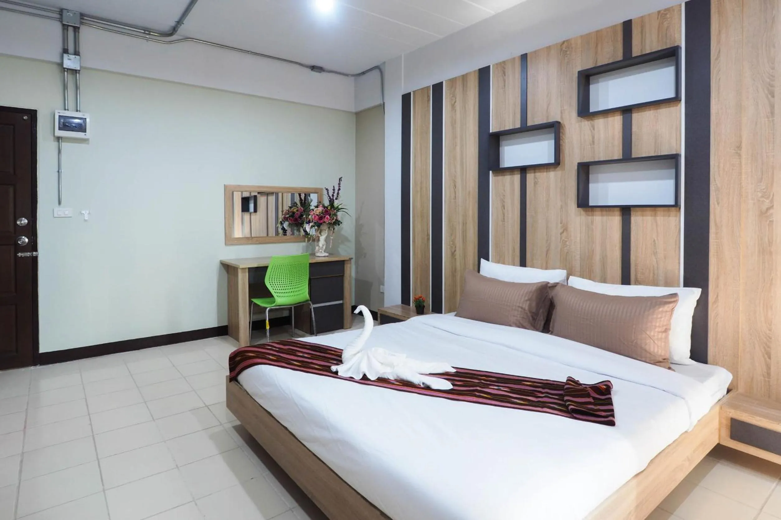 Bedroom, Bed in Supreme Place SHA Plus