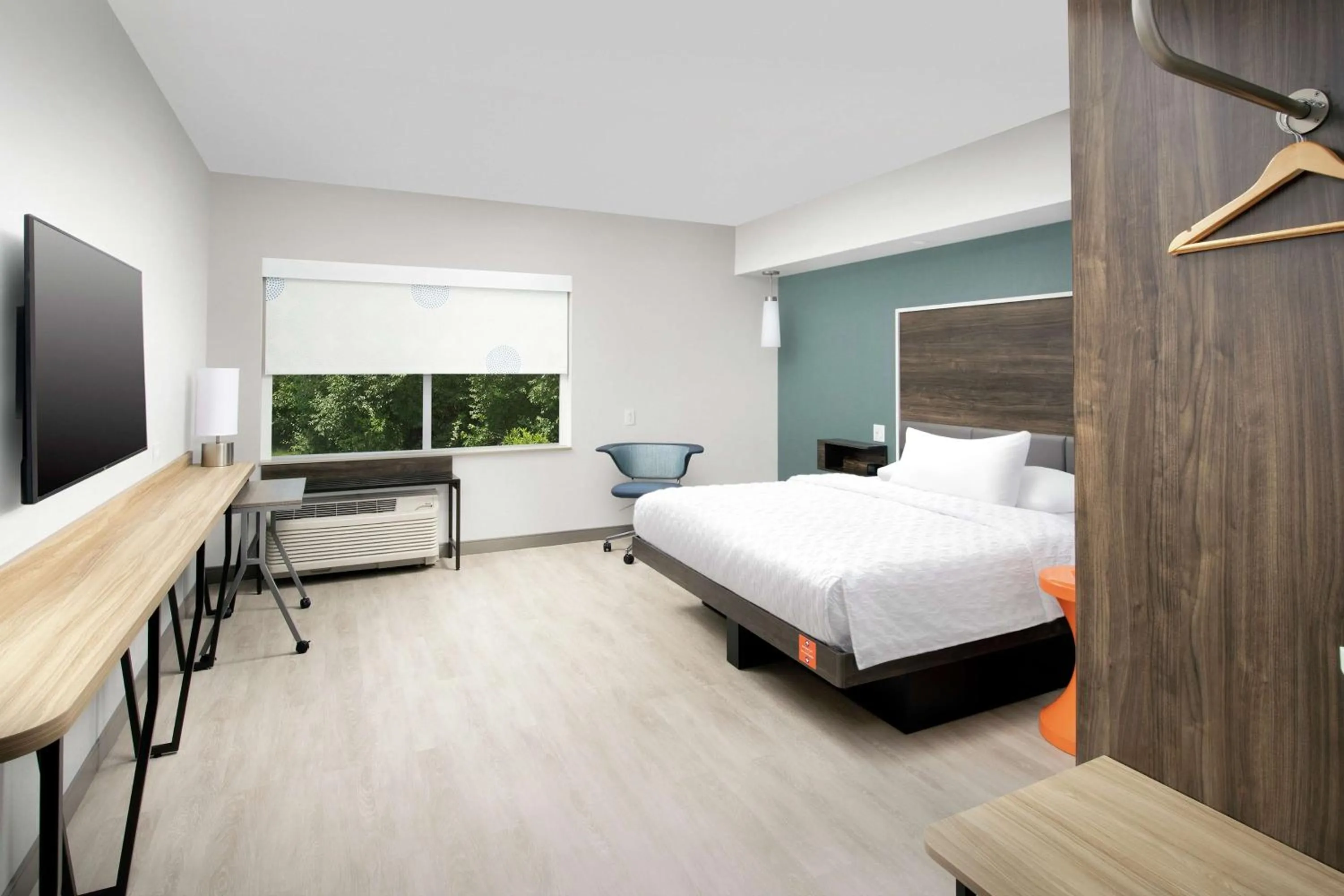 Bedroom, Bed in Tru By Hilton Louisville East Ky