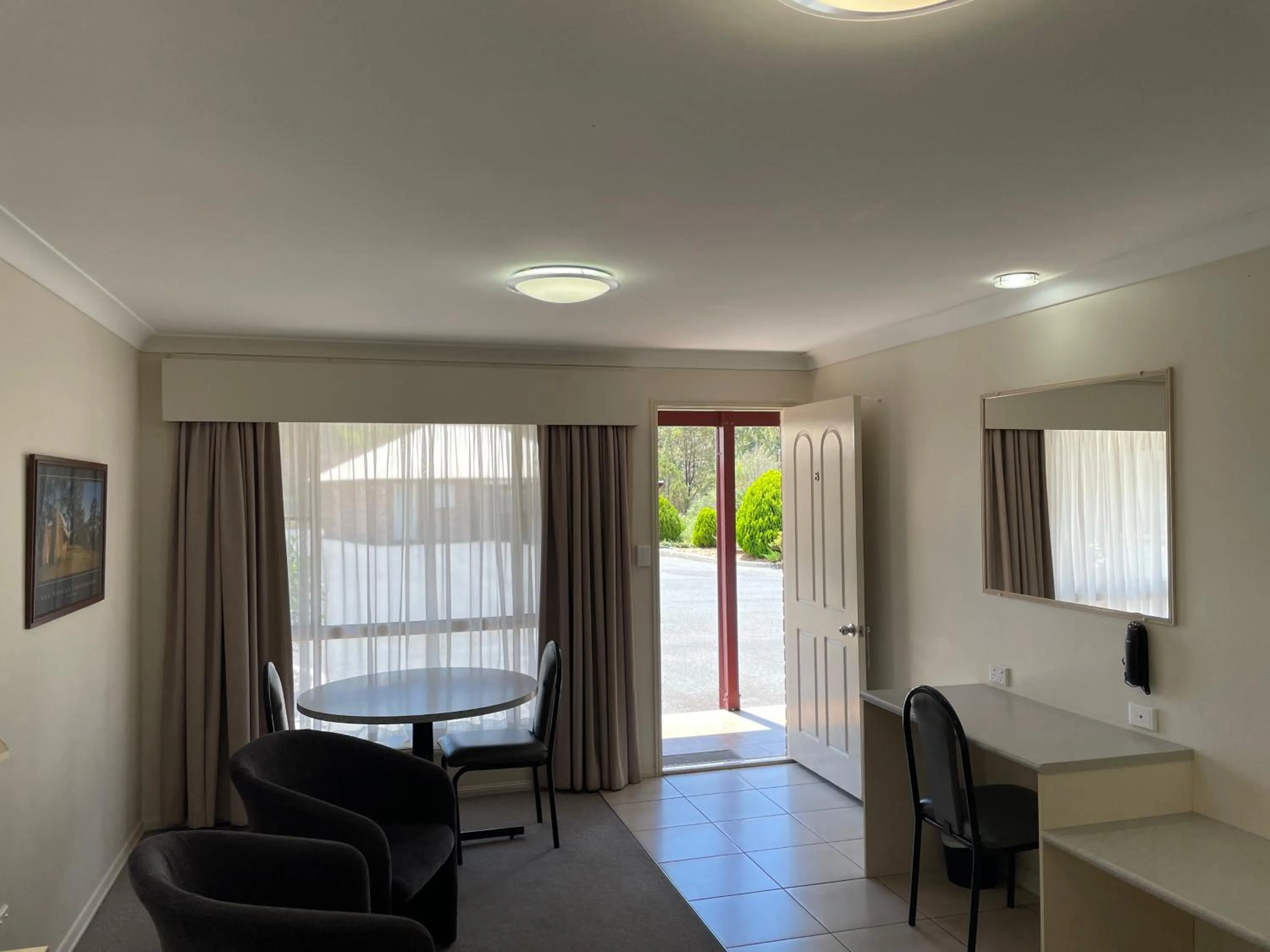 Seating area in Crows Nest Motel