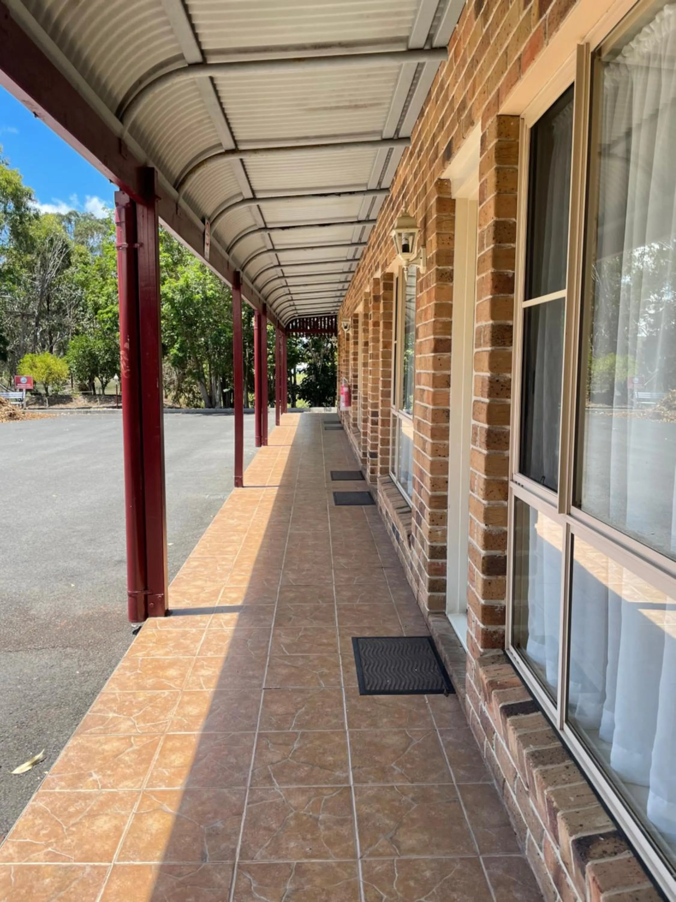 Property building in Crows Nest Motel
