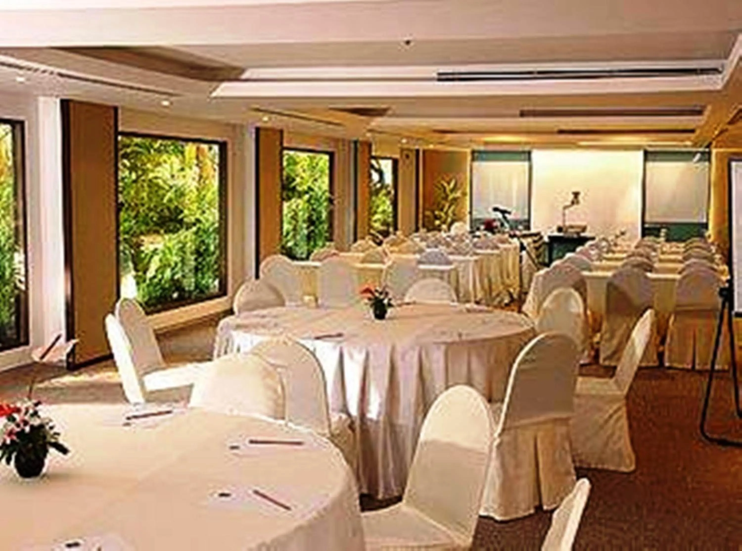 Business facilities in Novotel Rayong Rim Pae Resort