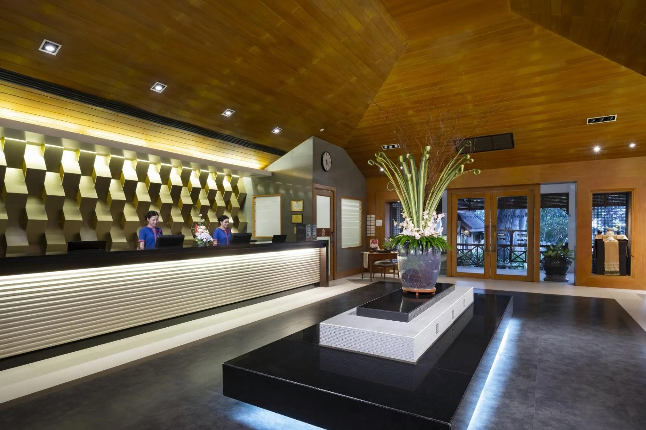 Lobby or reception in Novotel Rayong Rim Pae Resort