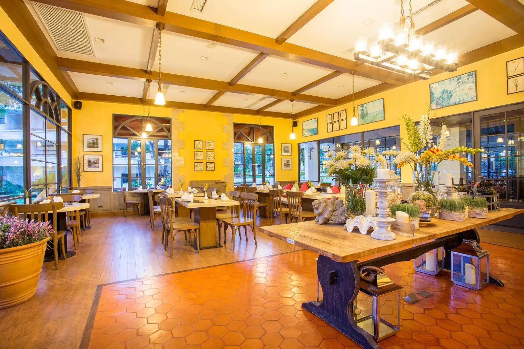 Restaurant/places to eat in Novotel Rayong Rim Pae Resort