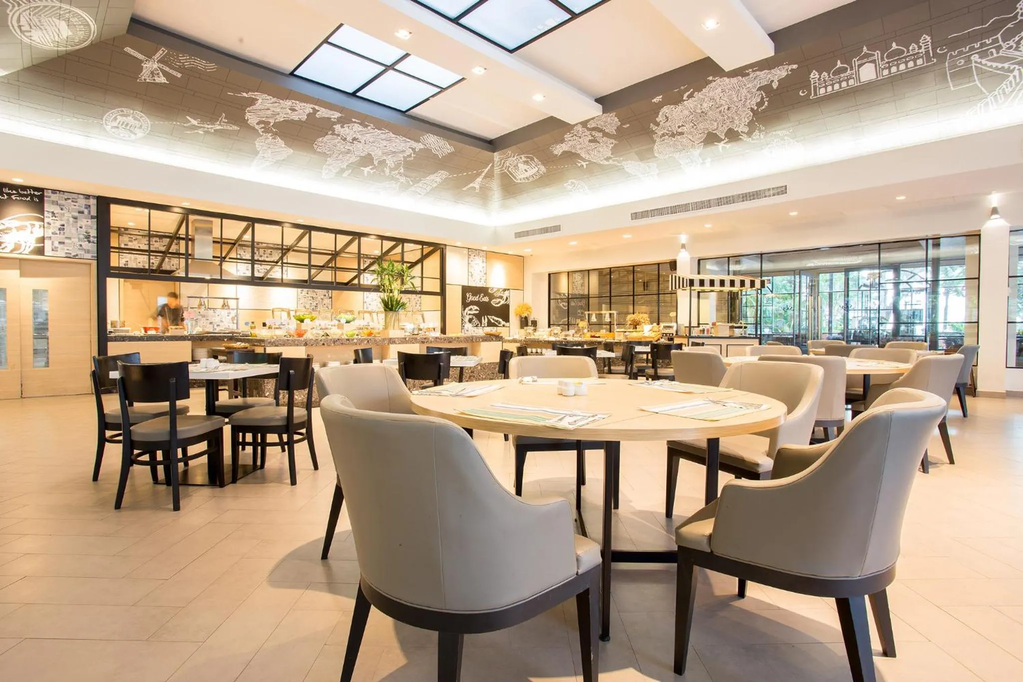 Restaurant/places to eat in Novotel Rayong Rim Pae Resort