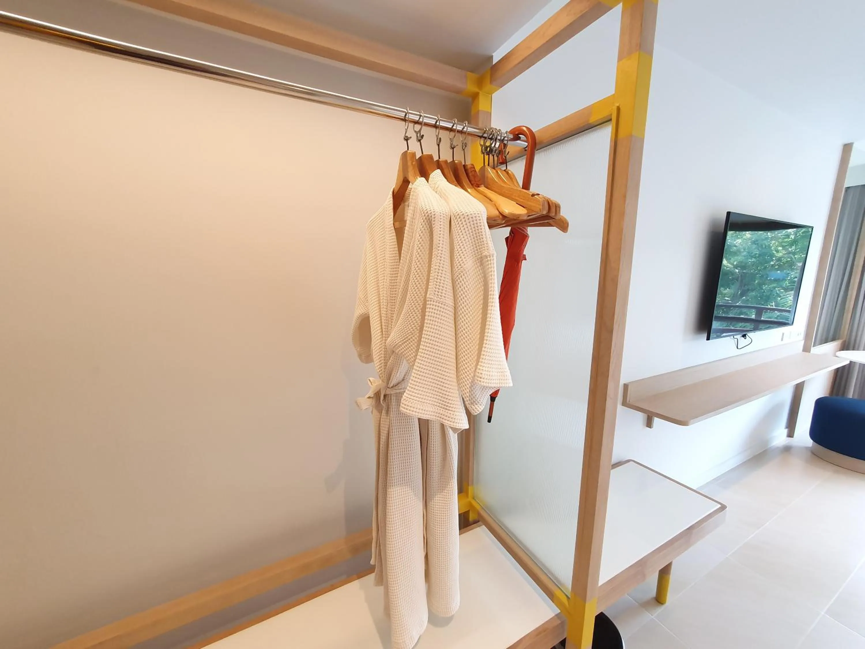 wardrobe, Bed in Novotel Rayong Rim Pae Resort