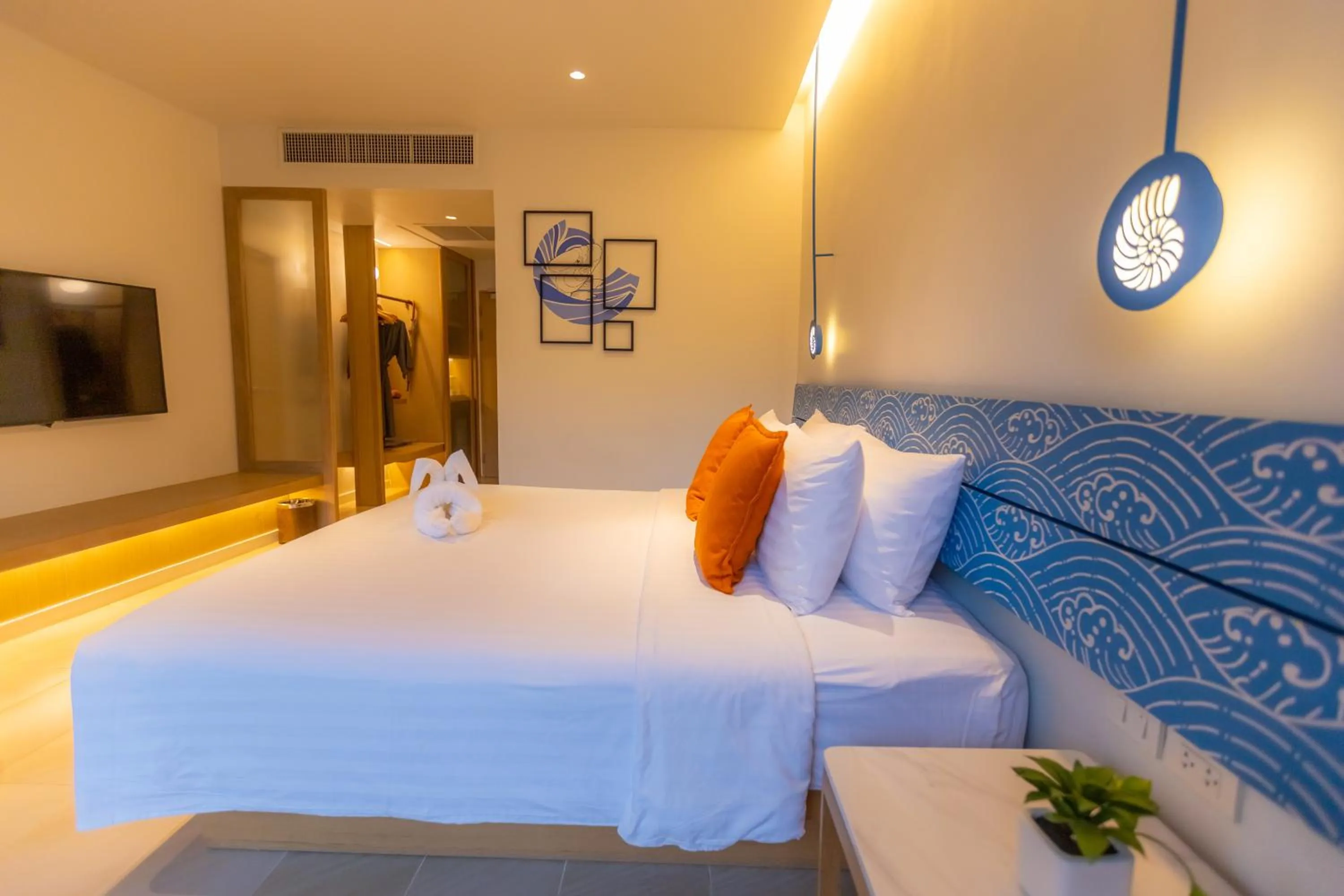 Bedroom, Bed in Novotel Rayong Rim Pae Resort