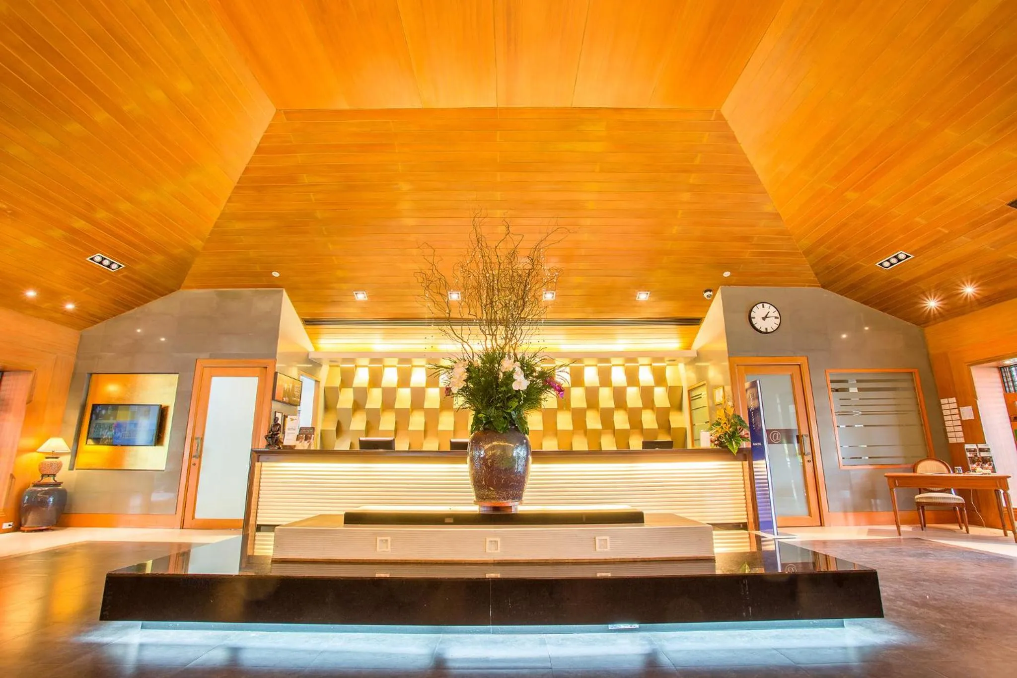 Lobby or reception in Novotel Rayong Rim Pae Resort