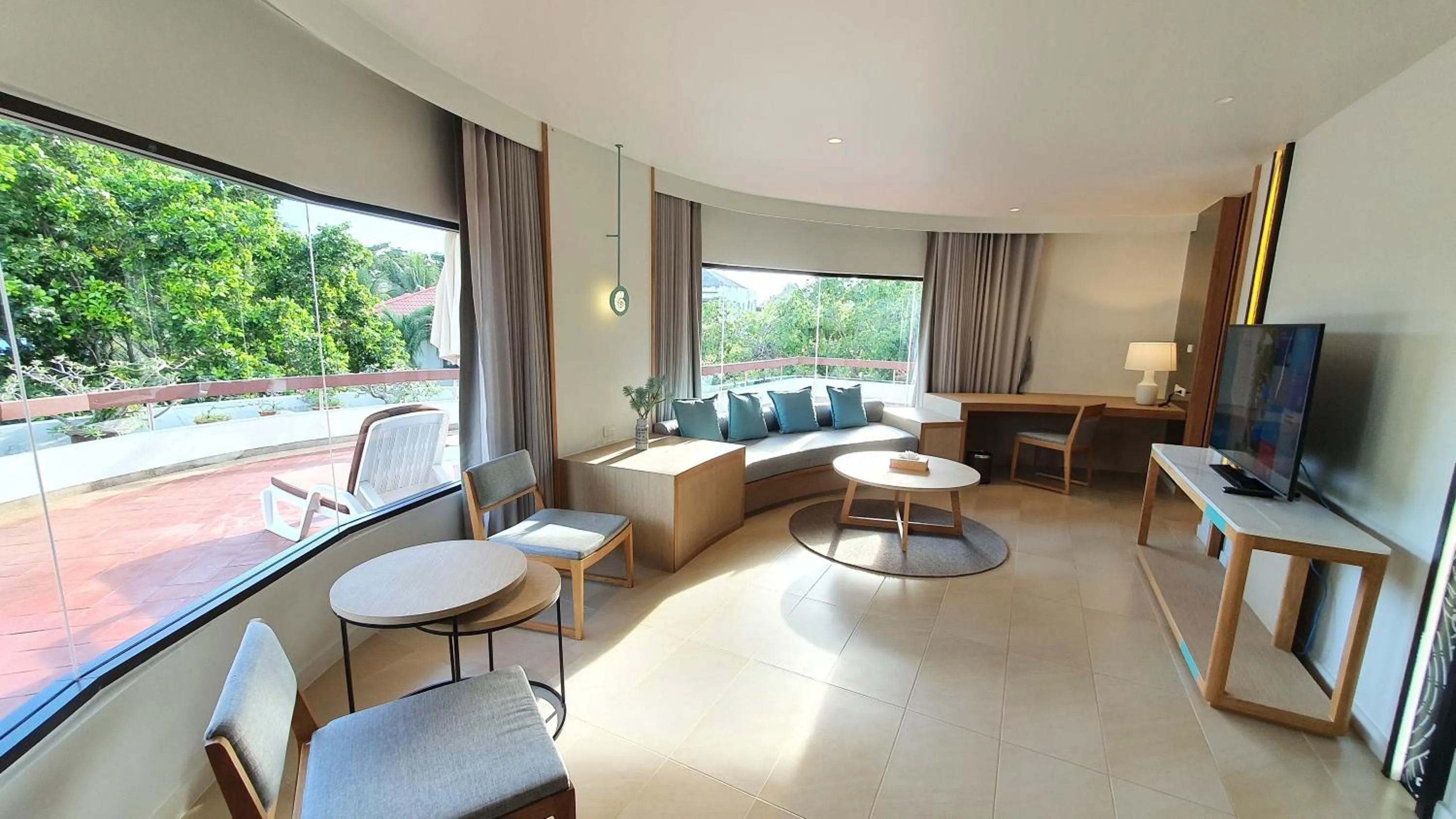 Living room in Novotel Rayong Rim Pae Resort