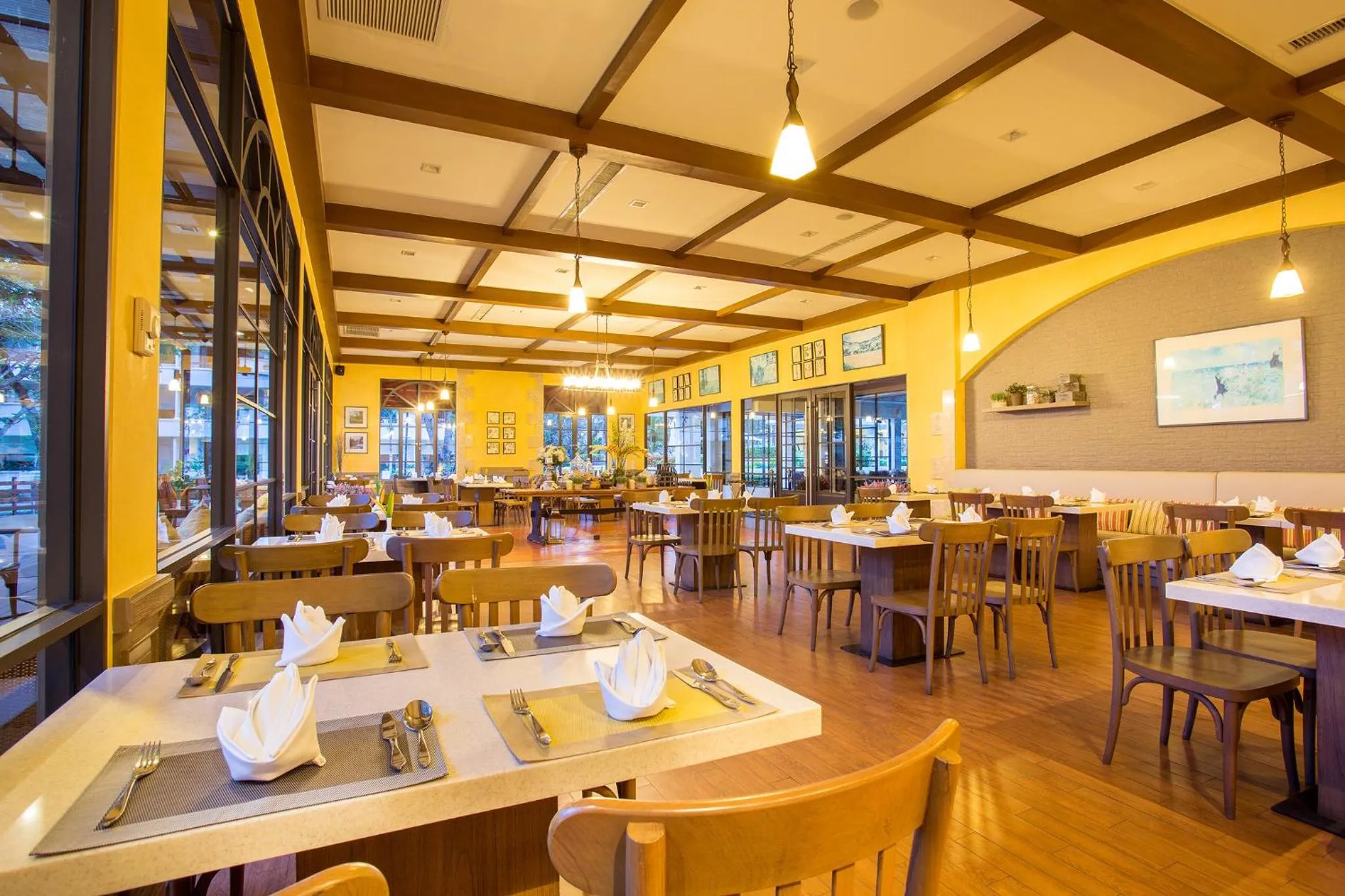 Restaurant/places to eat in Novotel Rayong Rim Pae Resort