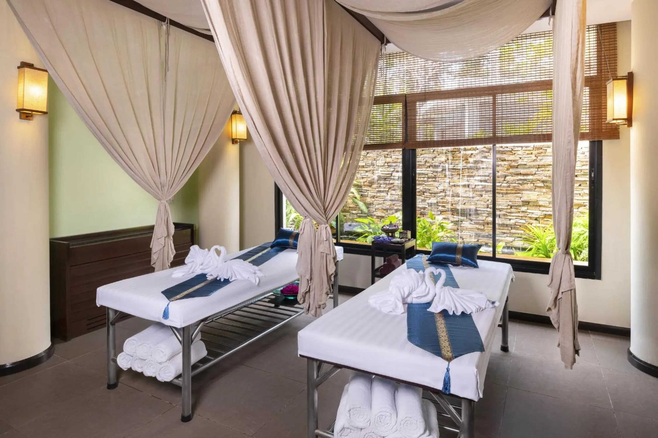 Spa and wellness centre/facilities, Bed in Novotel Rayong Rim Pae Resort