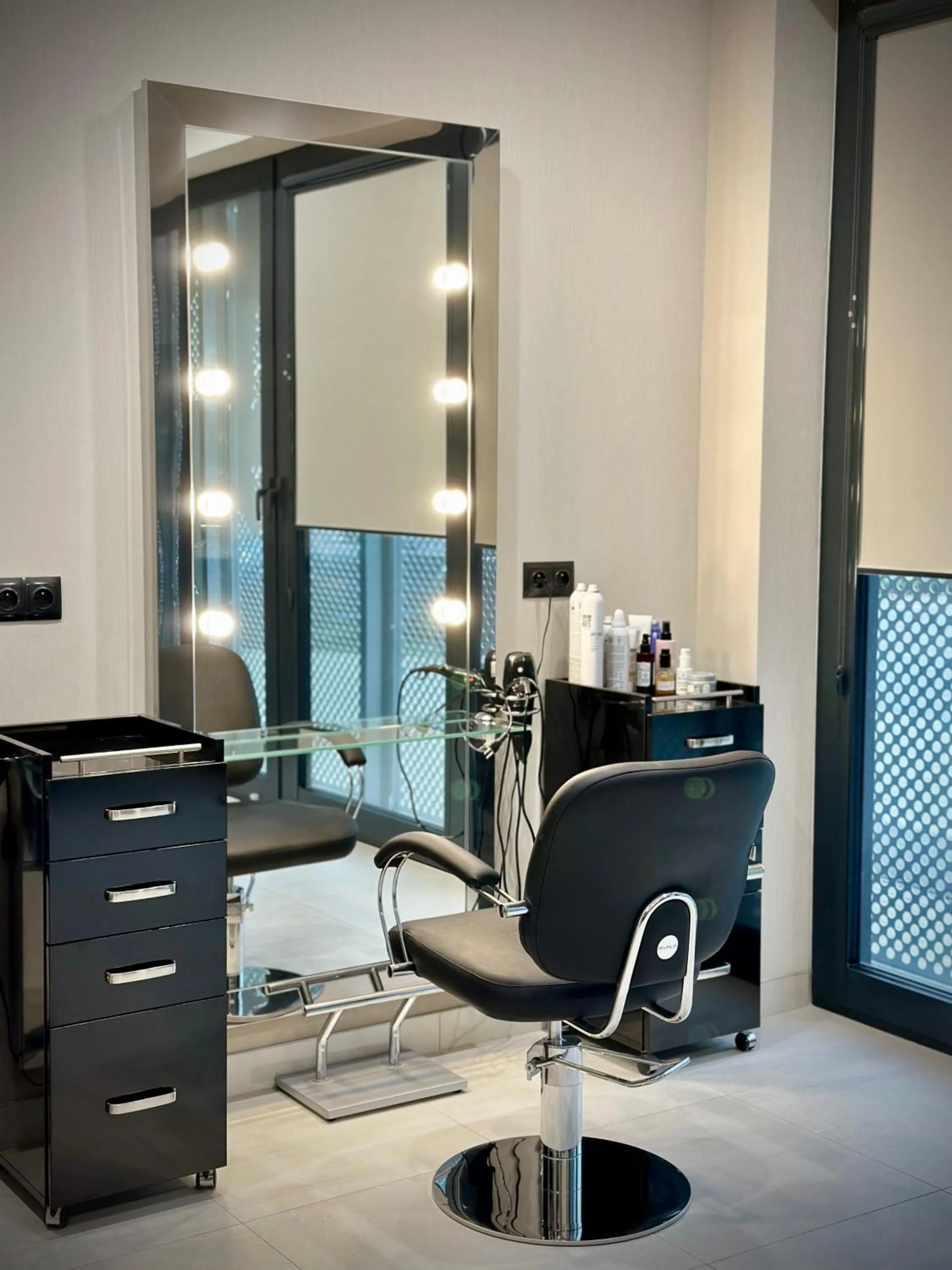 hair dresser in Verano Centrum Zdrowia i Relaksu