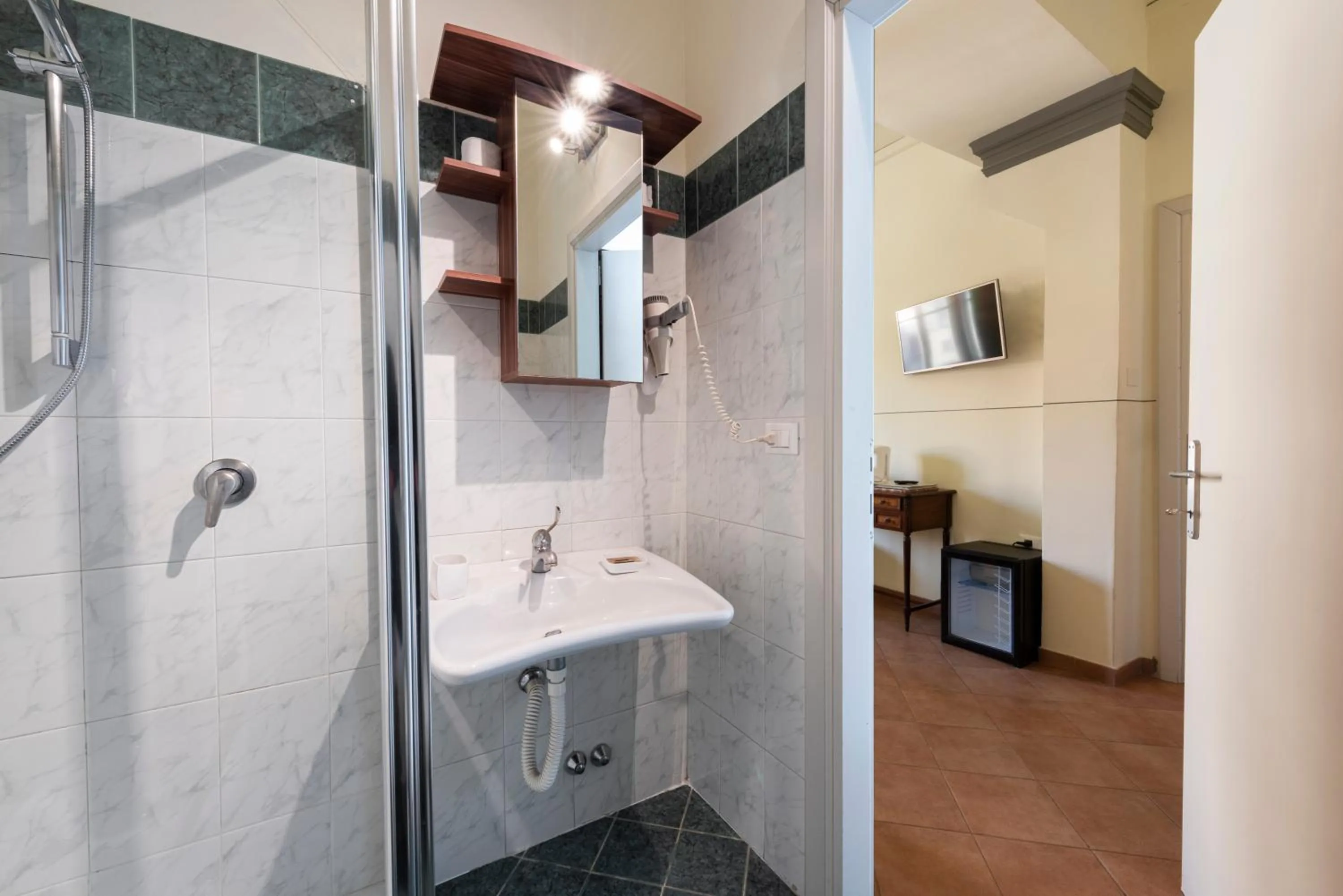 Shower in B&B Soggiorno Battistero