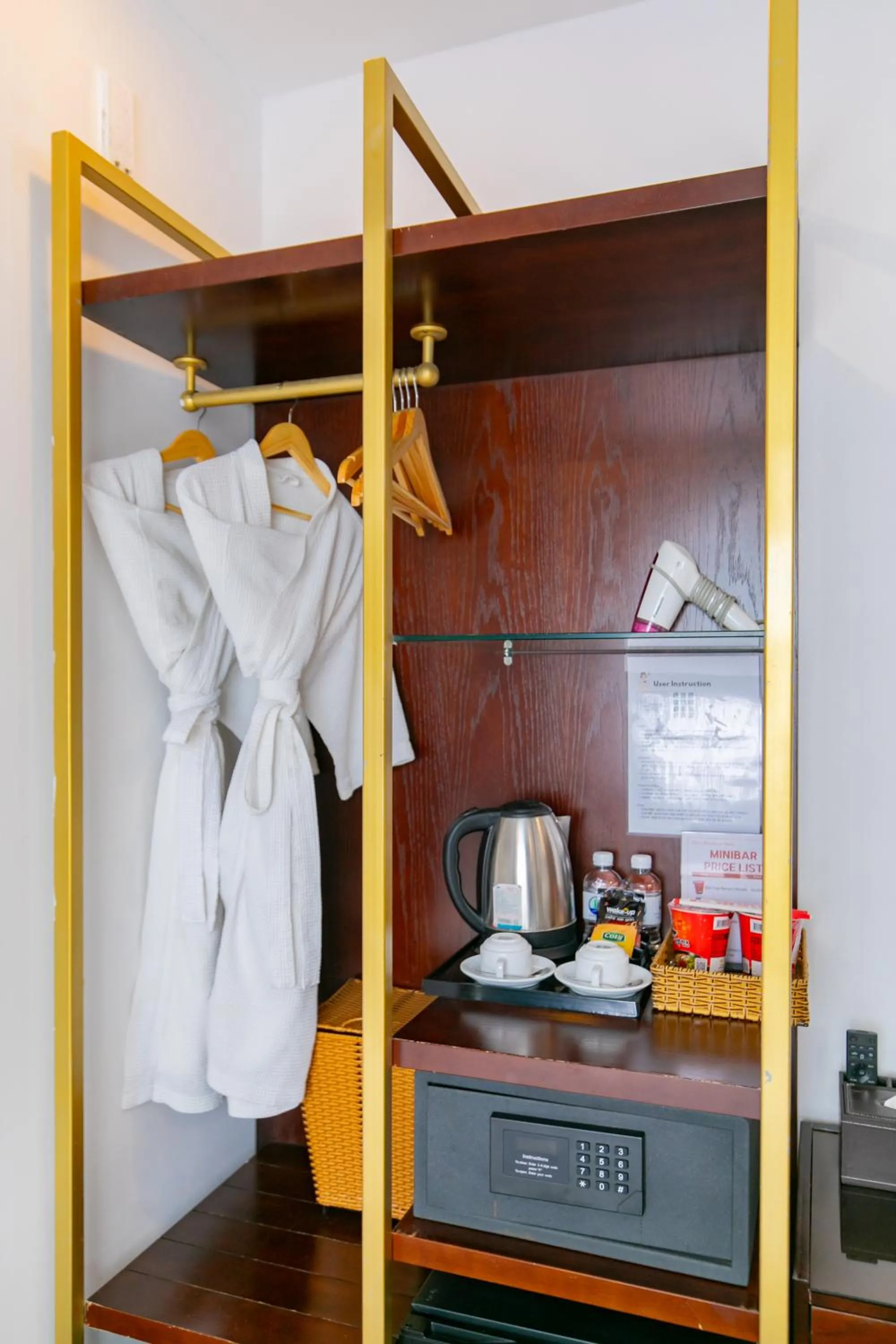 wardrobe in Ritzy Boutique Hotel Da Nang Beach