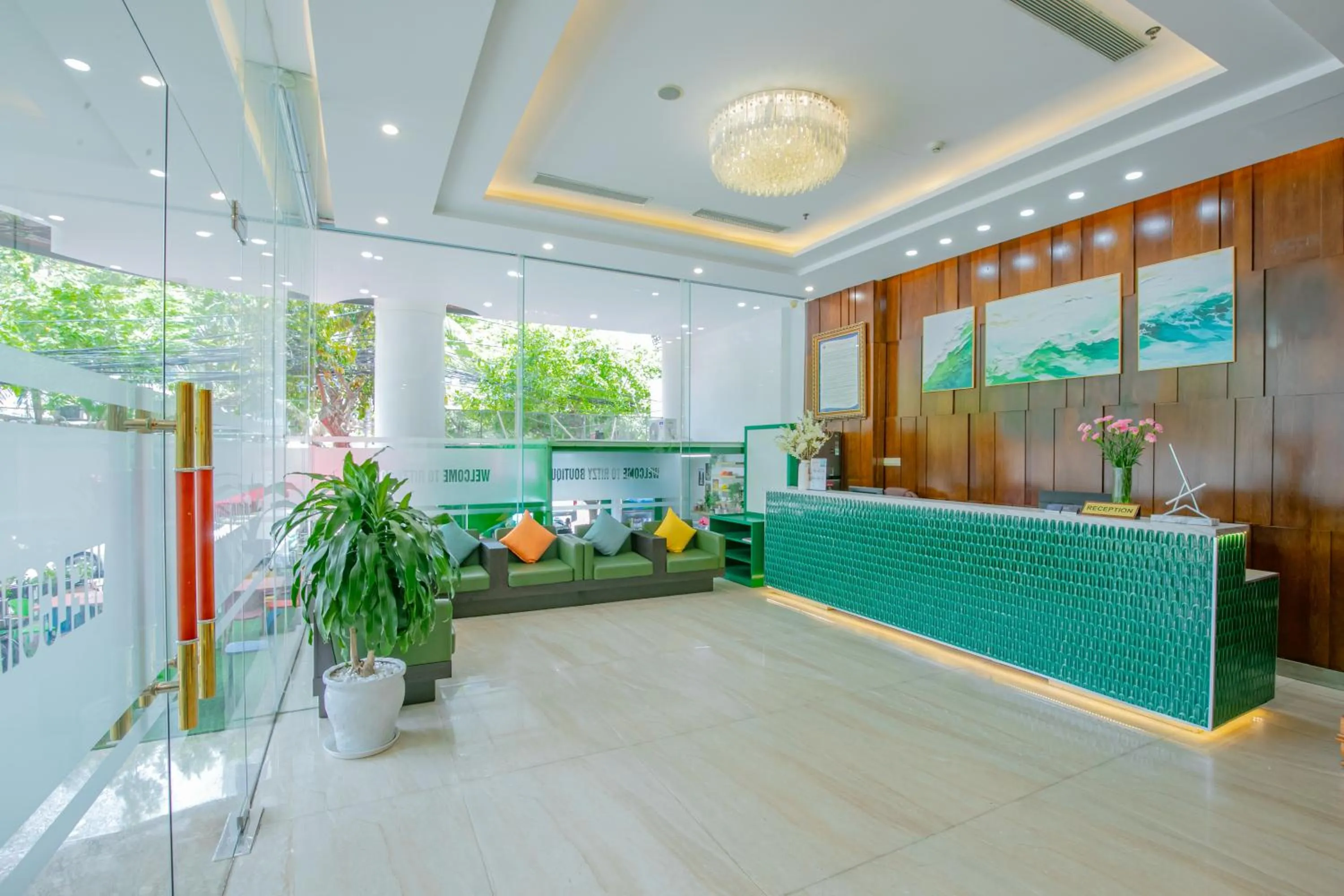 concierge in Ritzy Boutique Hotel Da Nang Beach