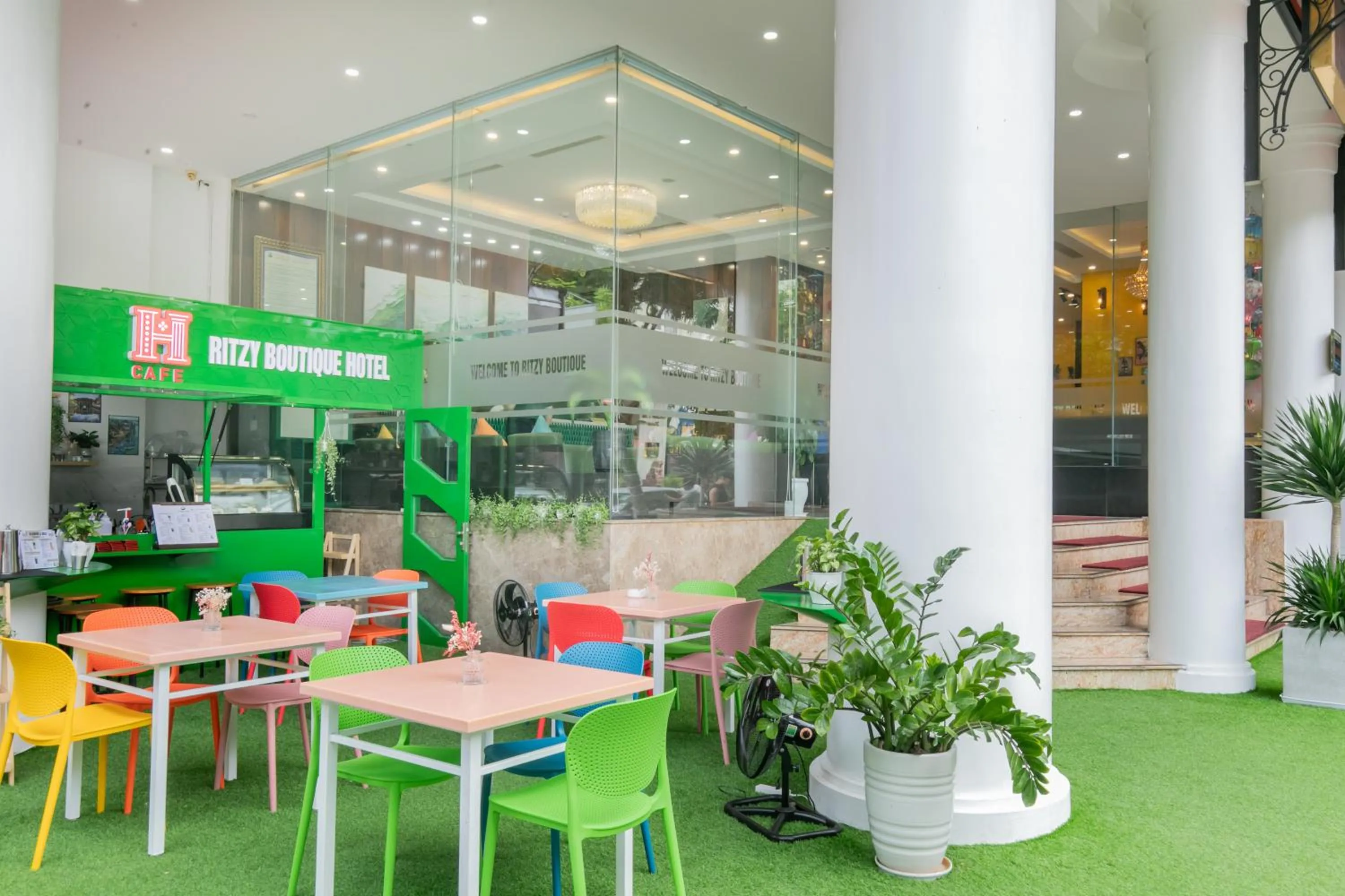 Property building in Ritzy Boutique Hotel Da Nang Beach